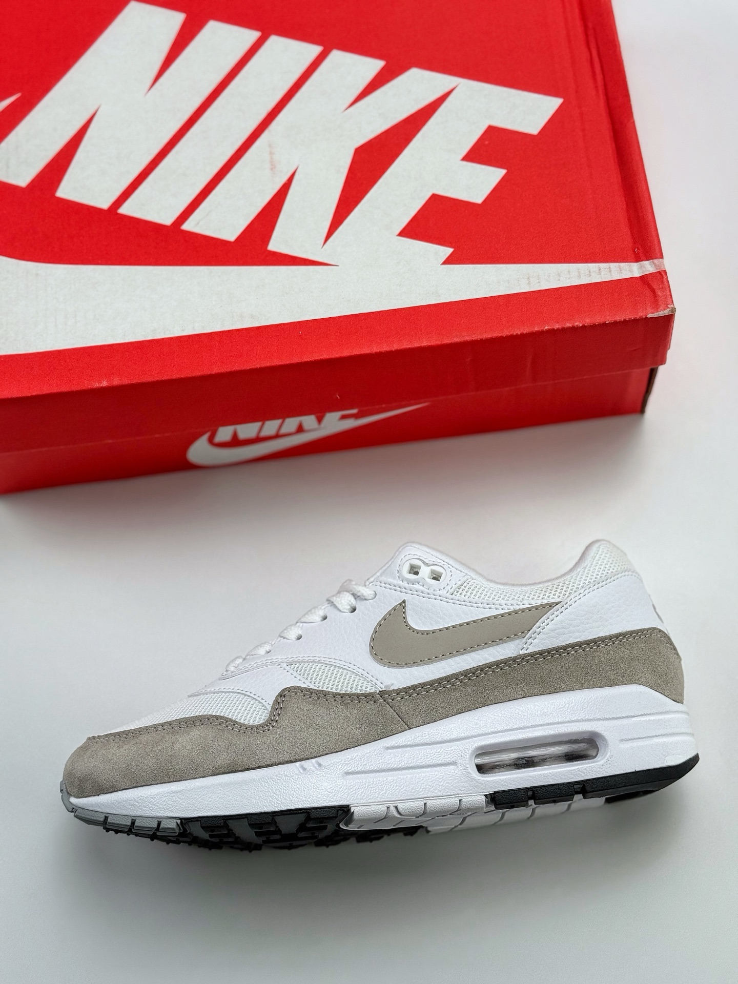 210 Nike Air Max 1 ”White Pure” Platinum 灰白 复古休闲跑步鞋 AH8145-110