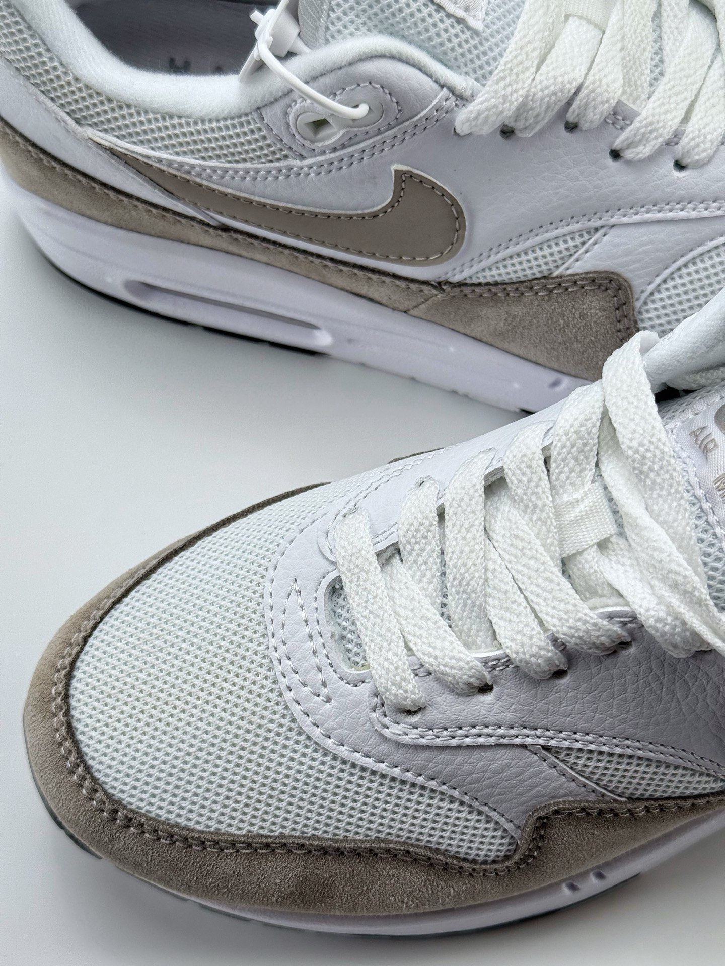 210 Nike Air Max 1 ”White Pure” Platinum 灰白 复古休闲跑步鞋 AH8145-110
