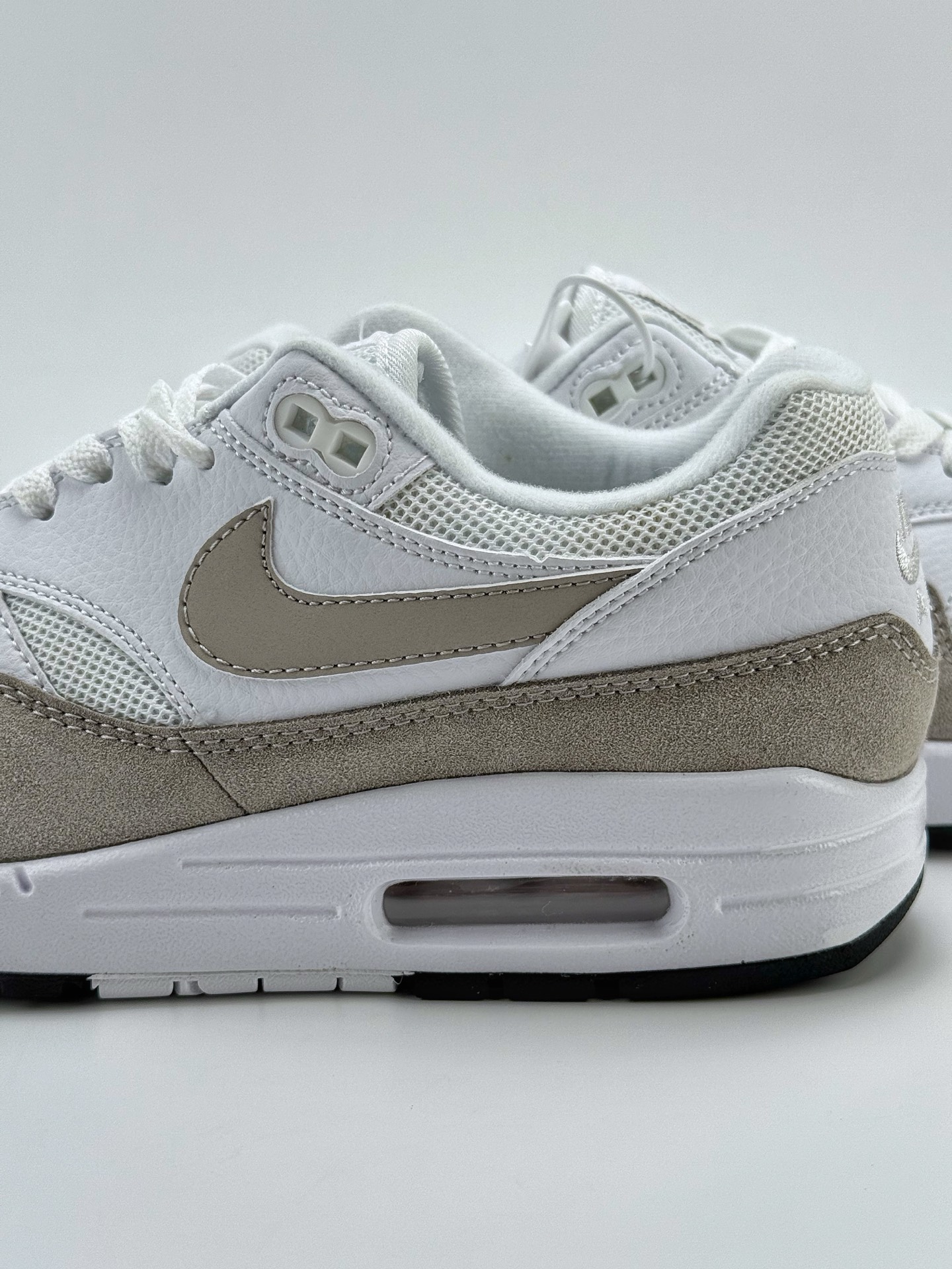 210 Nike Air Max 1 ”White Pure” Platinum 灰白 复古休闲跑步鞋 AH8145-110