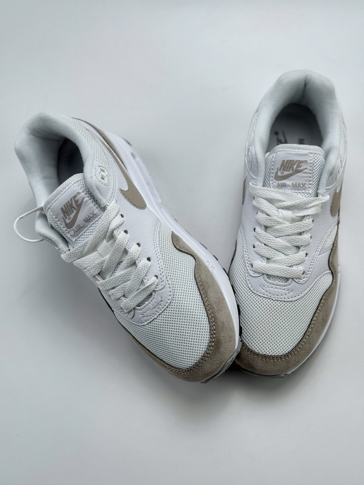 210 Nike Air Max 1 ”White Pure” Platinum 灰白 复古休闲跑步鞋 AH8145-110