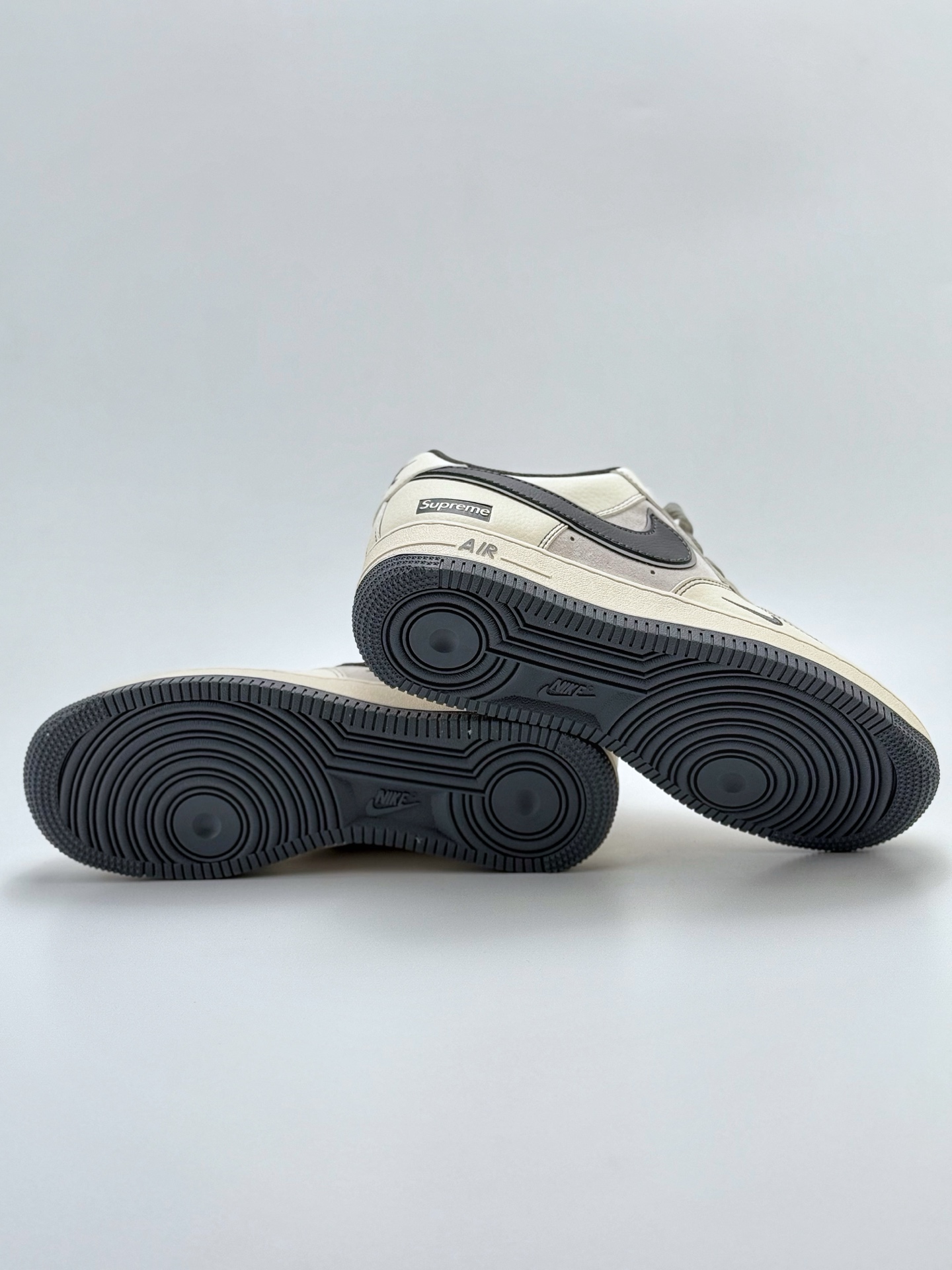 260 Nike Air Force 1 Low 07 x Supreme 白灰小钩  XZ6188-367