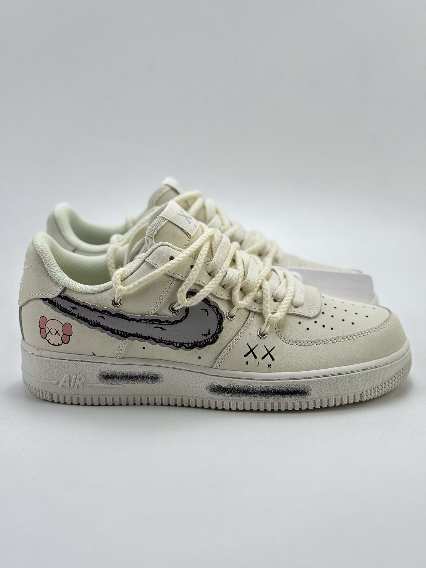 260 Nike Air Force 1 Low 07 x KAWS 白灰绑带  SL 888811