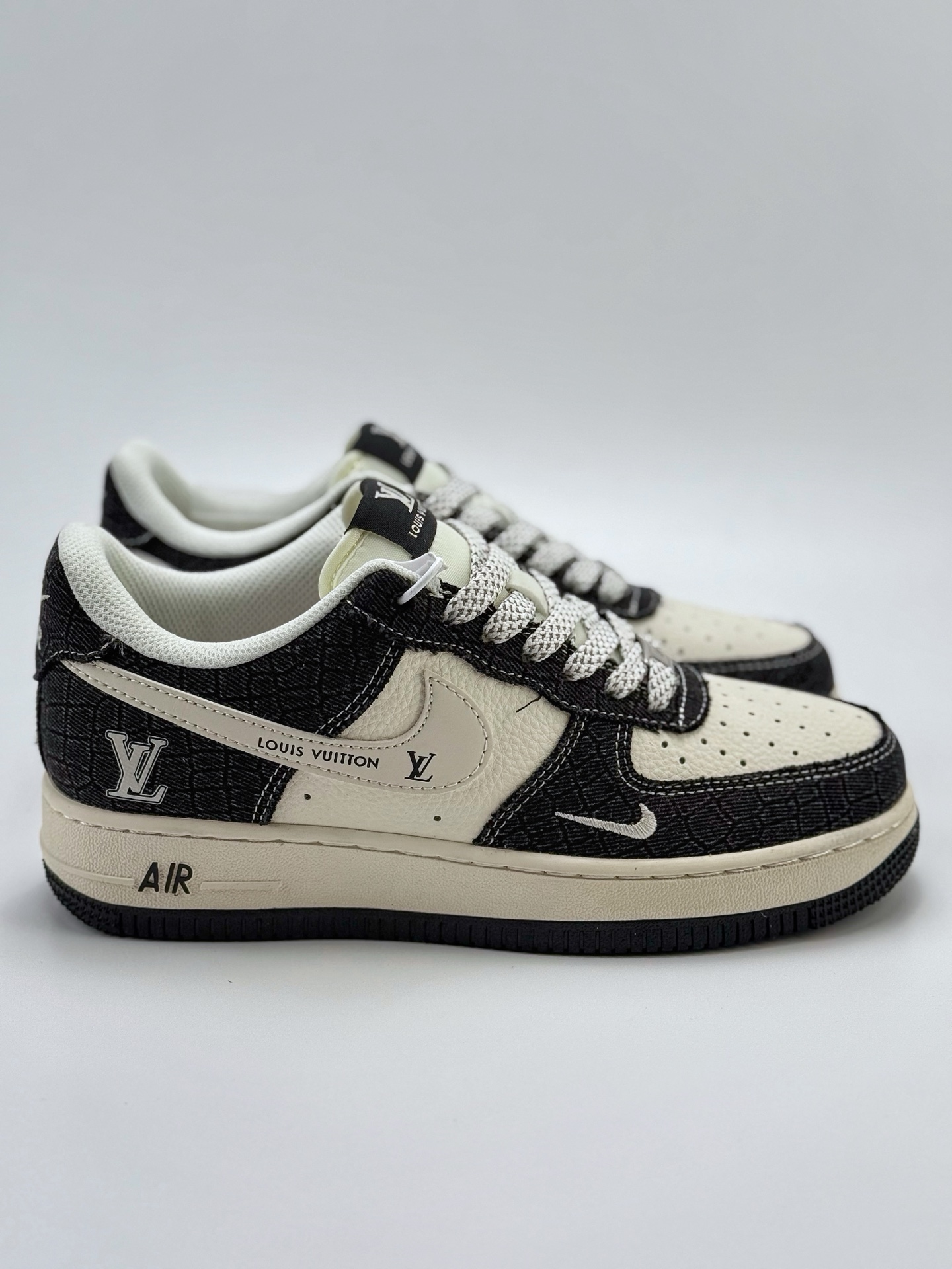 260 Nike Air Force 1 Low 07 x Louis Vuitton 黑白小钩满天星  XS1958-550