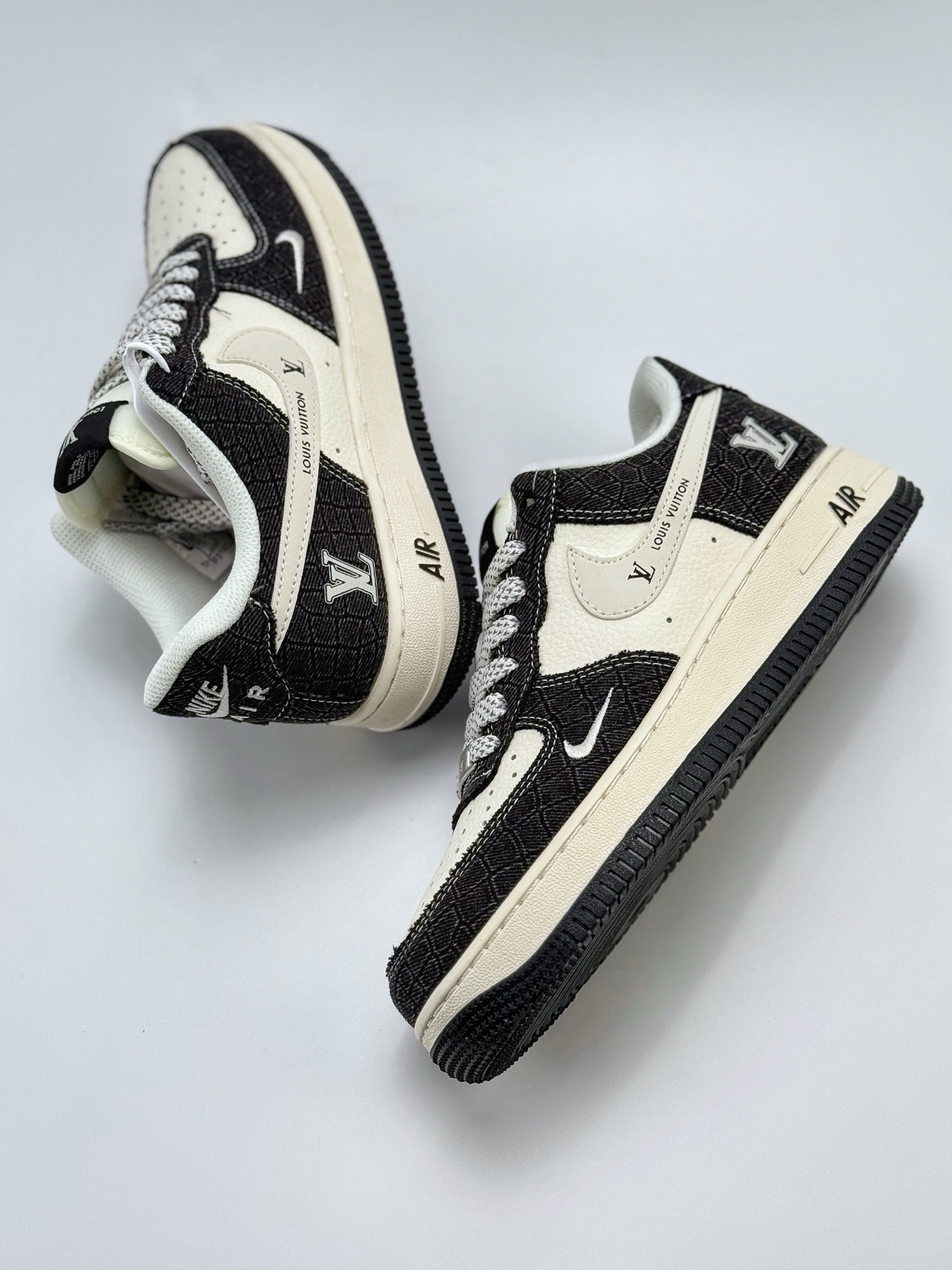 260 Nike Air Force 1 Low 07 x Louis Vuitton 黑白小钩满天星  XS1958-550