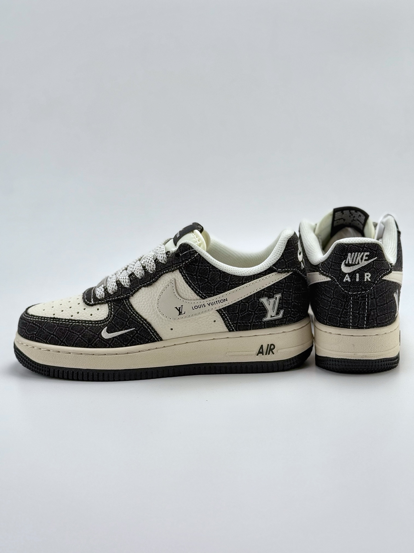260 Nike Air Force 1 Low 07 x Louis Vuitton 黑白小钩满天星  XS1958-550