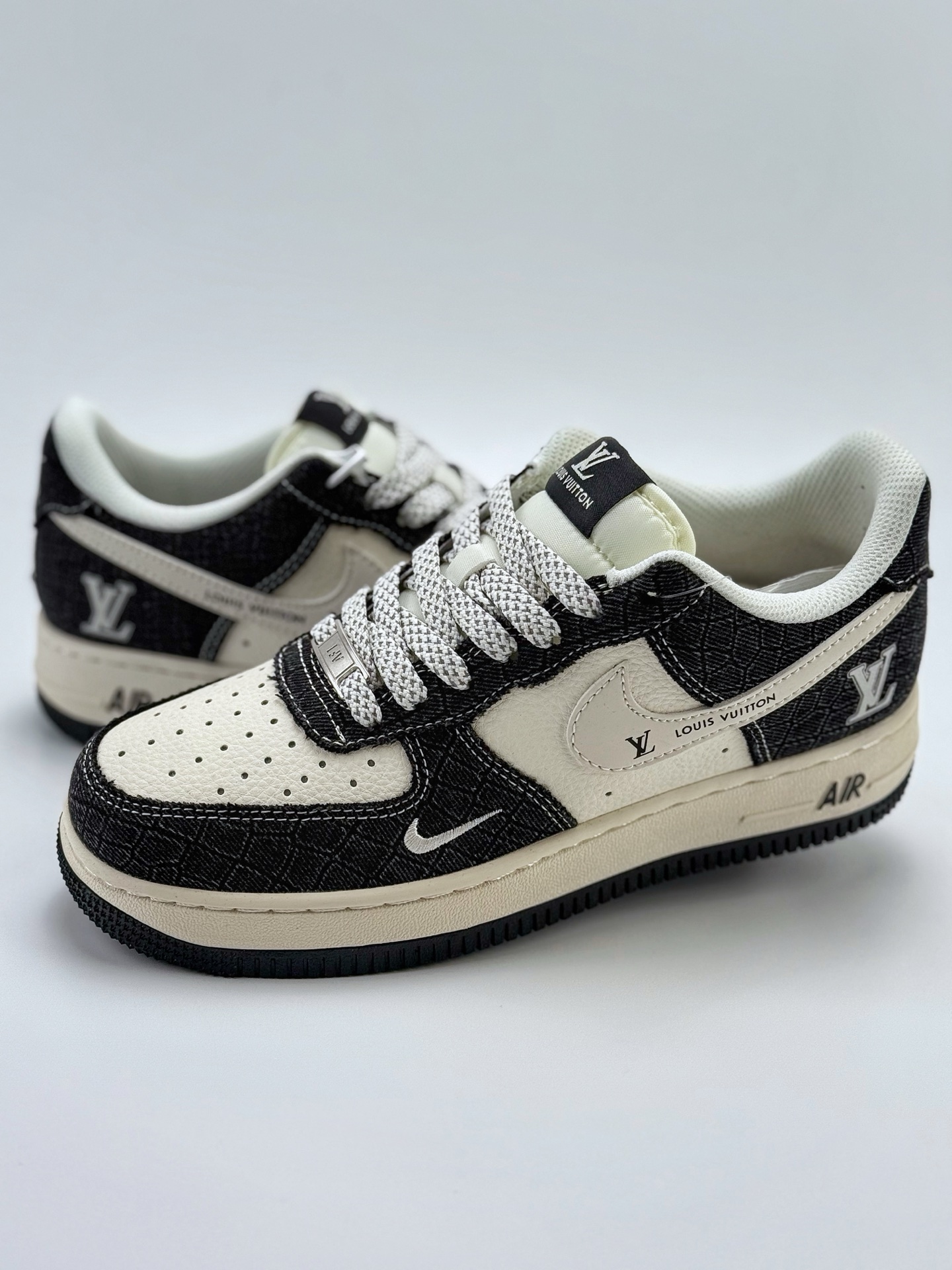 260 Nike Air Force 1 Low 07 x Louis Vuitton 黑白小钩满天星  XS1958-550