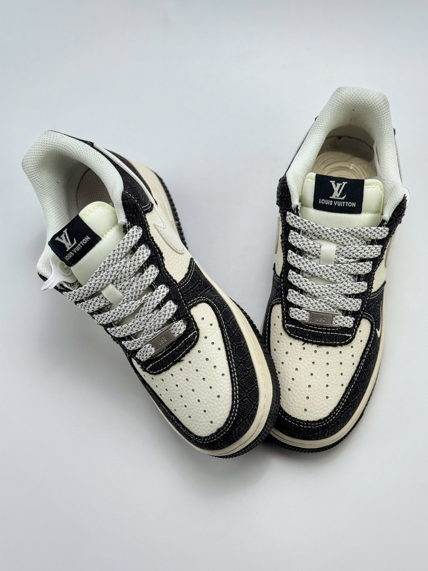 260 Nike Air Force 1 Low 07 x Louis Vuitton 黑白小钩满天星  XS1958-550