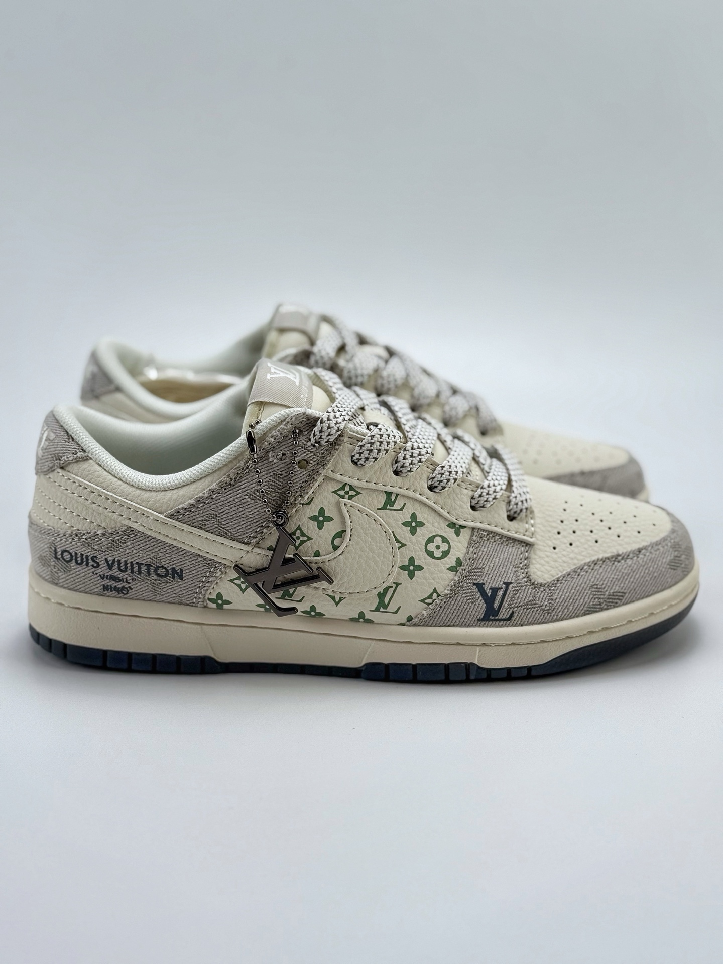 Nike SB Dunk Low x Louis Vuitton 白灰满天星 XX3168-141