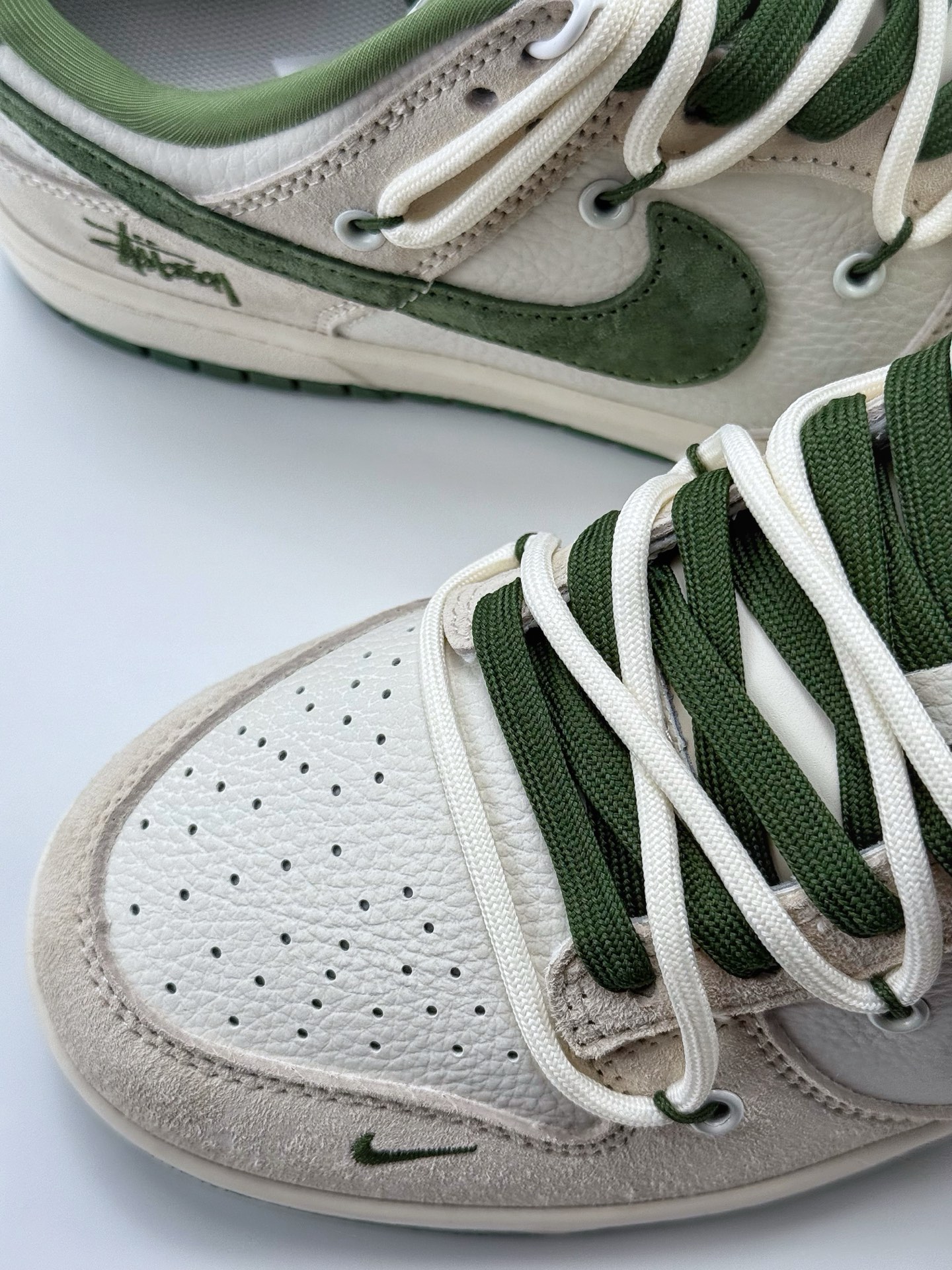 300 Nike SB Dunk Low x Stussy 白灰绿小钩绑带  DM6868-094