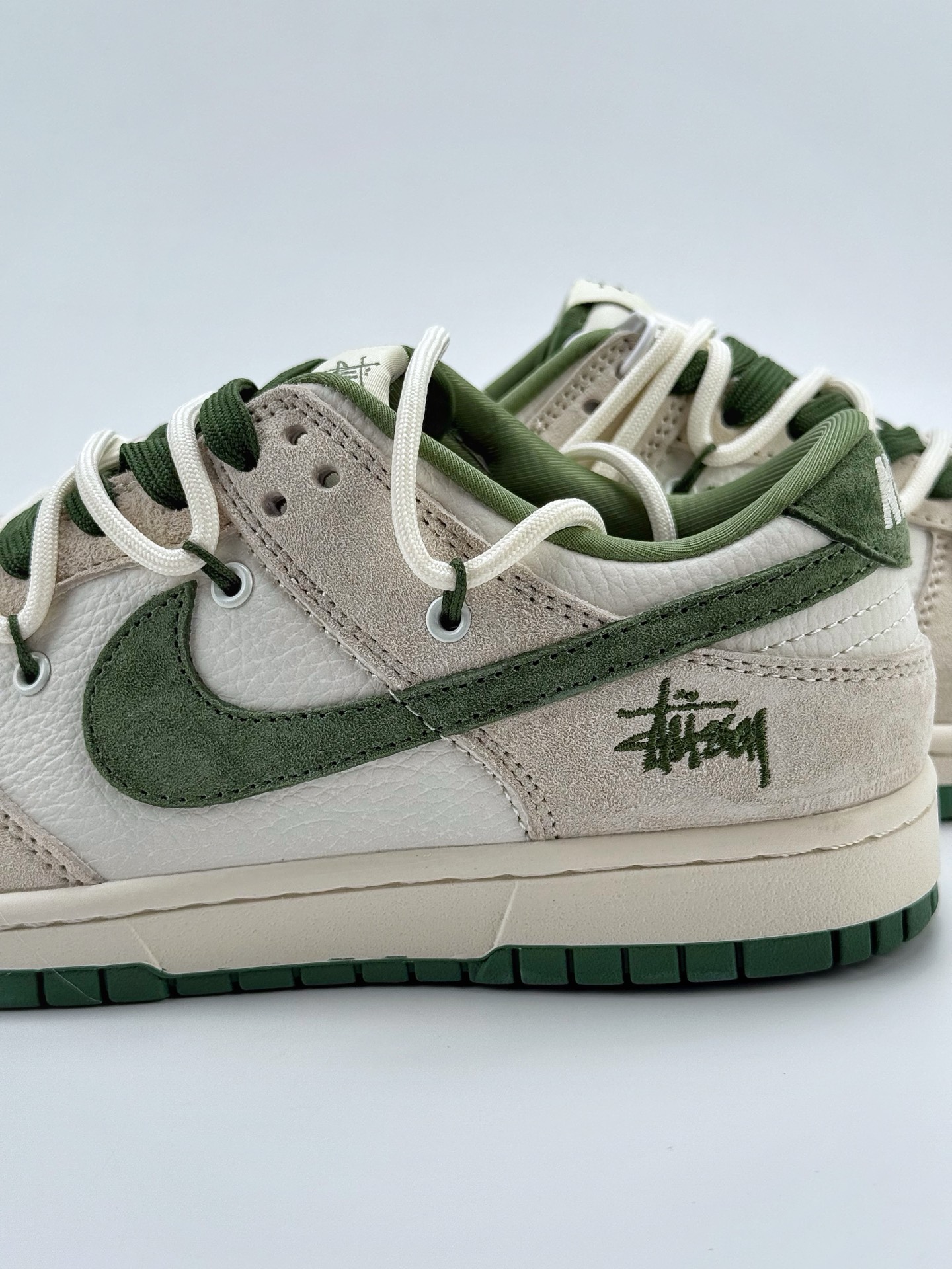 300 Nike SB Dunk Low x Stussy 白灰绿小钩绑带  DM6868-094
