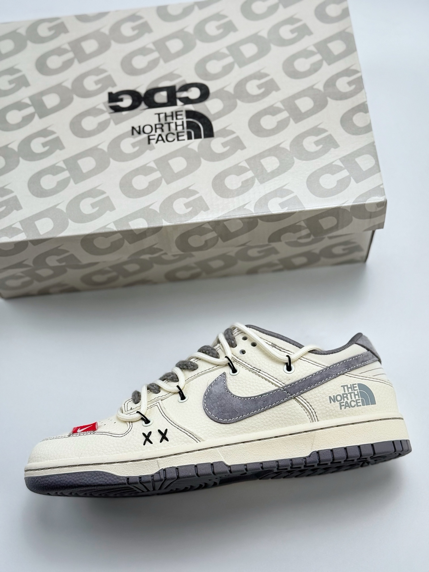 300 Nike SB Dunk Low x The North Face x CDG 白灰麻绳绑带  YX5066-285