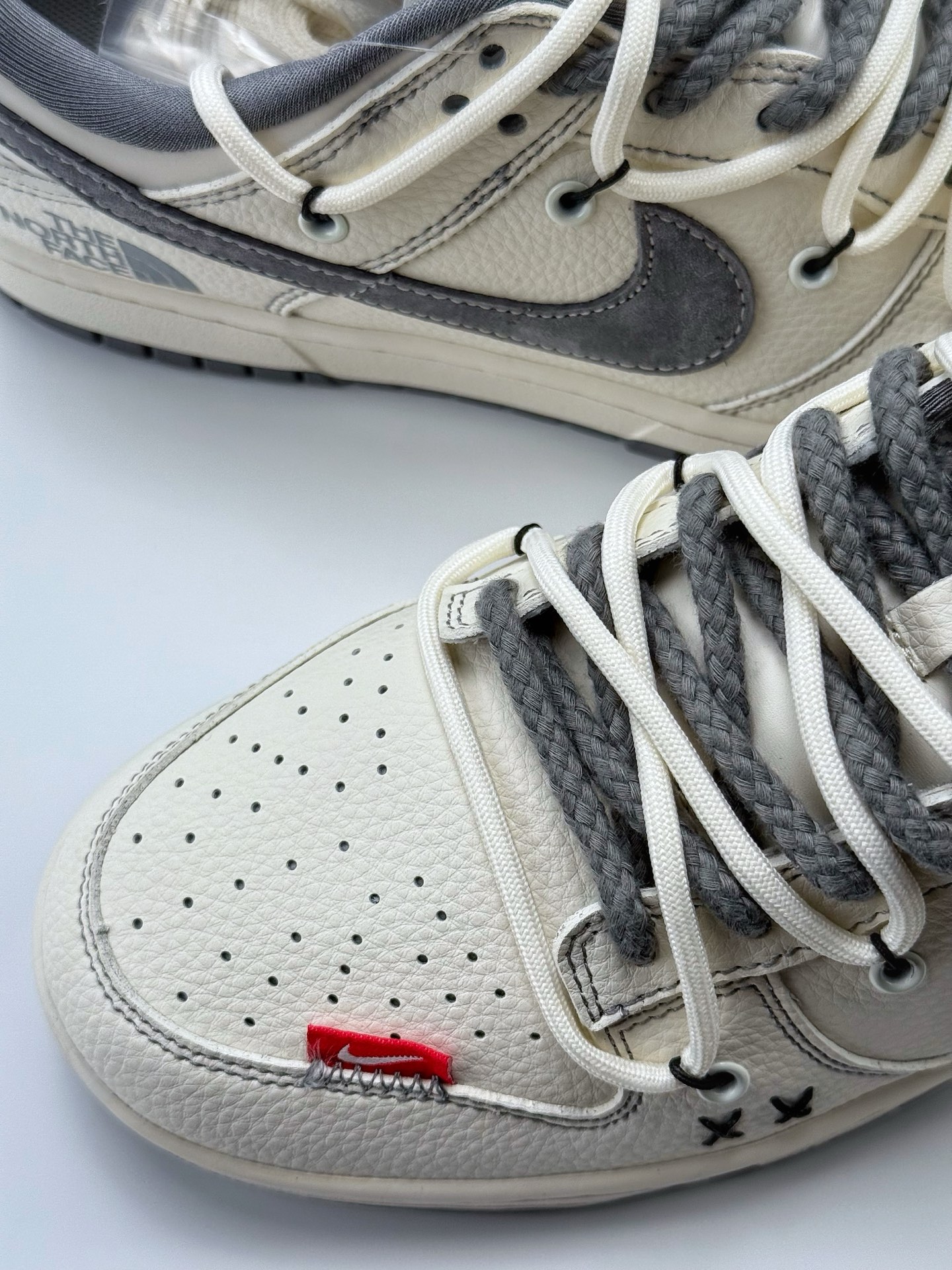 300 Nike SB Dunk Low x The North Face x CDG 白灰麻绳绑带  YX5066-285