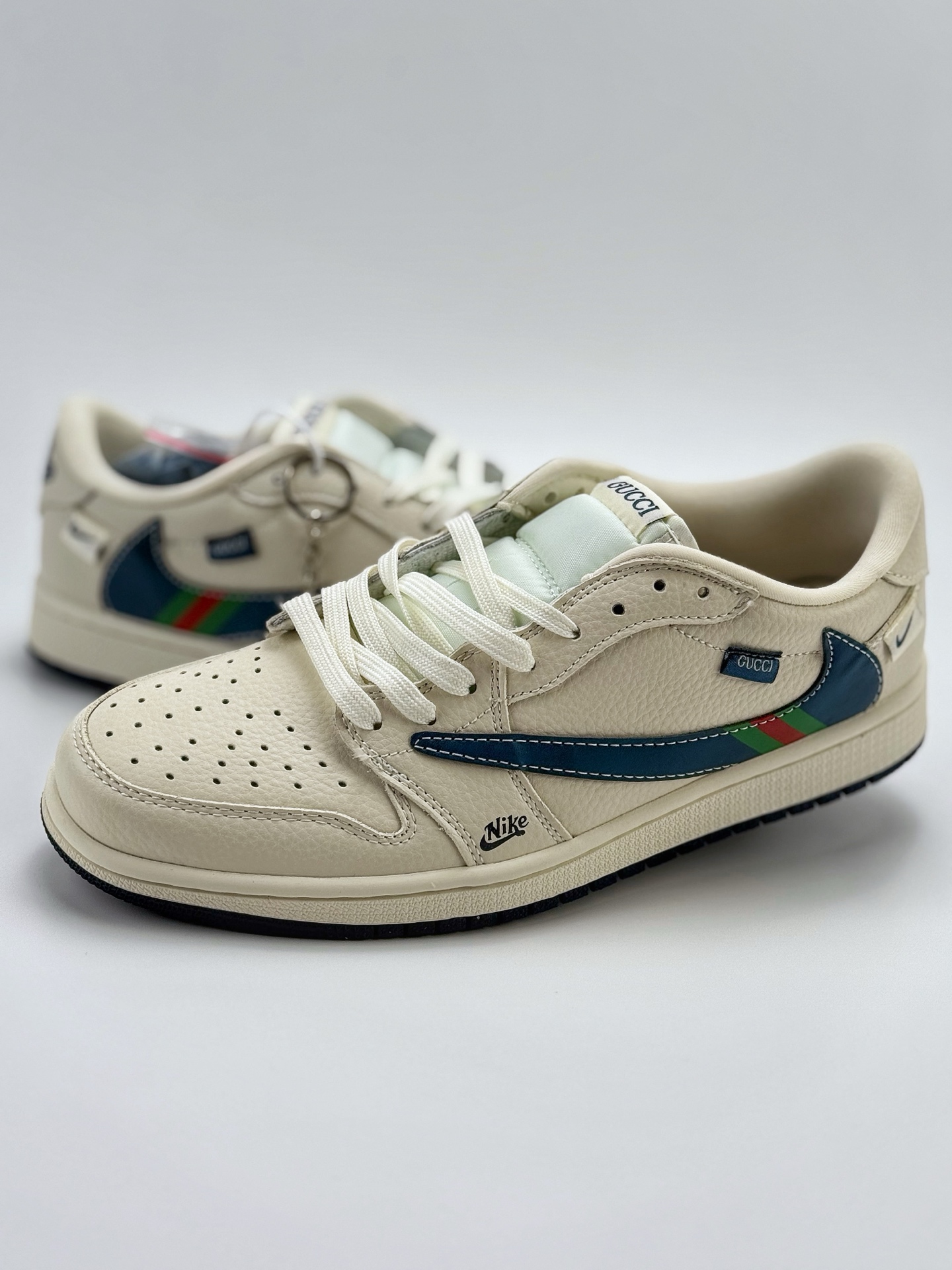 280 Travis Scott x Nike Air Jordan 1 Low x GUCCI  Air Jordan 1 Low 反转白蓝倒钩 XS2024-027