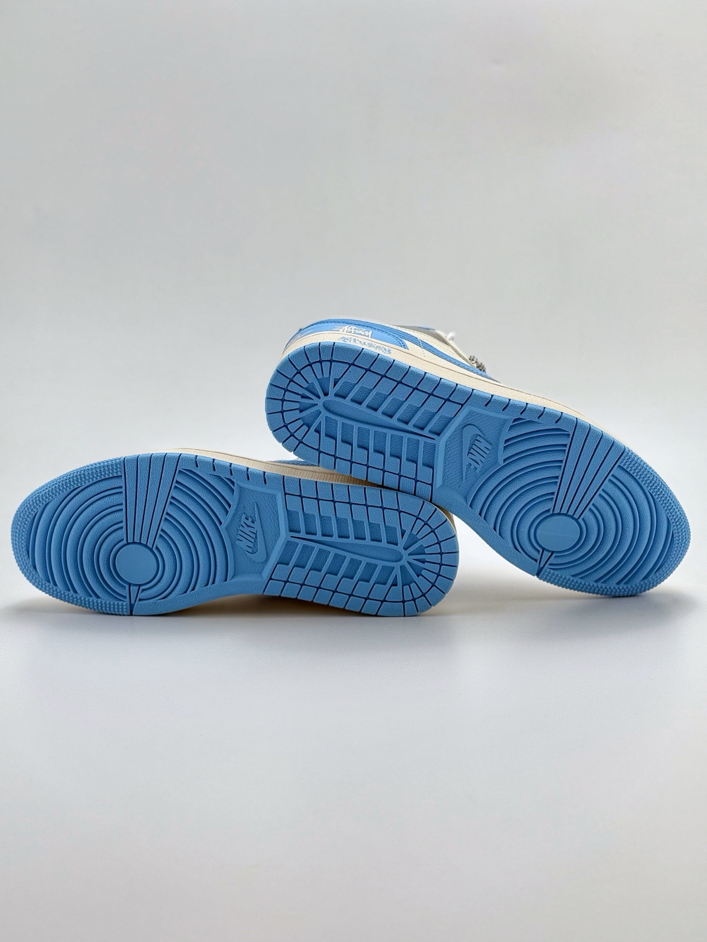 280 Air Jordan 1 Retro Low x Stussy 白蓝小钩满天星   XS6086-559