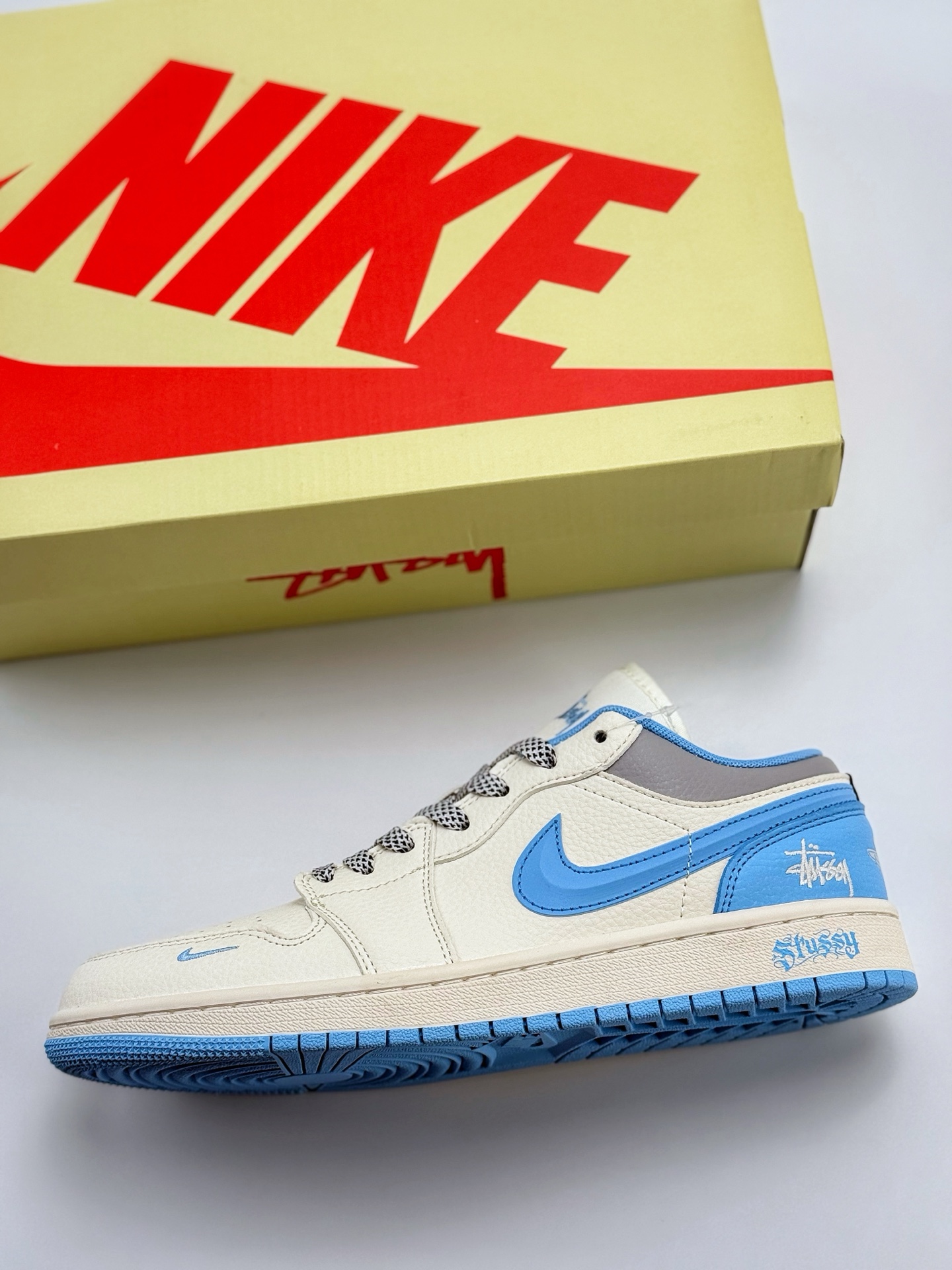 280 Air Jordan 1 Retro Low x Stussy 白蓝小钩满天星   XS6086-559