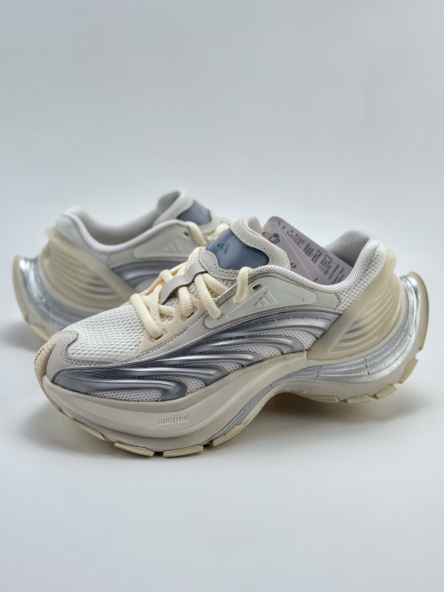 230 Adidas Vento XLG MTW 宽底舒适防滑缓震低帮跑步鞋  JR6390