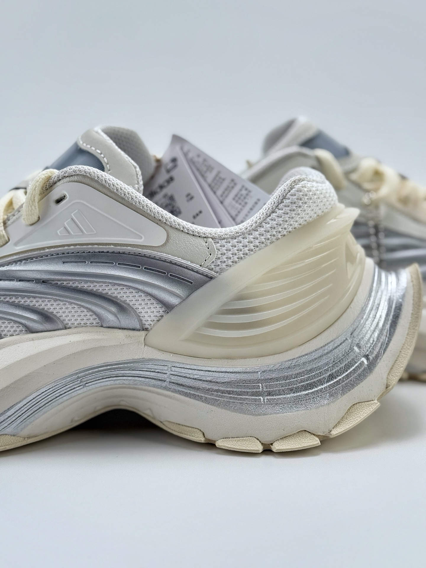 230 Adidas Vento XLG MTW 宽底舒适防滑缓震低帮跑步鞋  JR6390