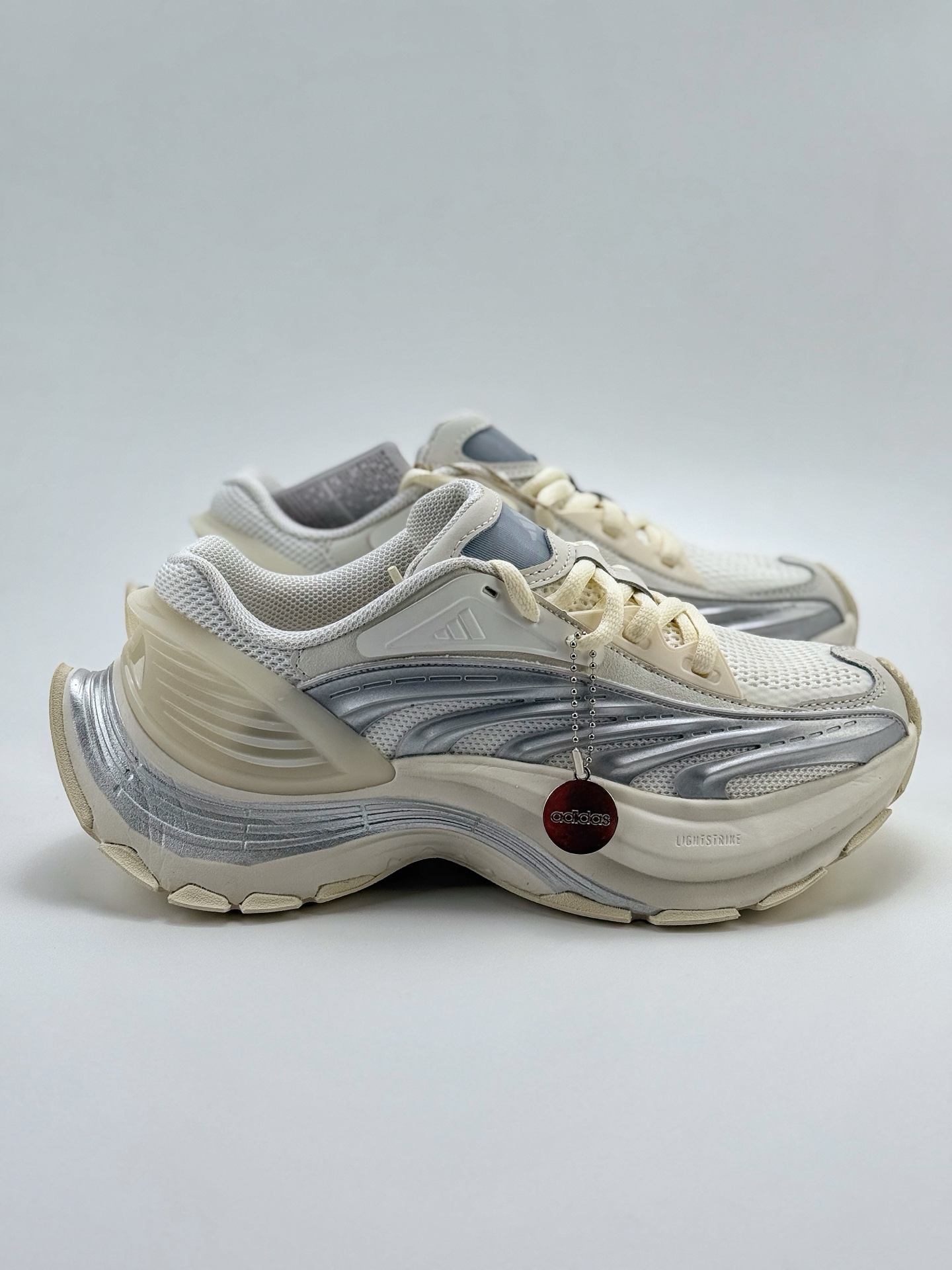 230 Adidas Vento XLG MTW 宽底舒适防滑缓震低帮跑步鞋  JR6390