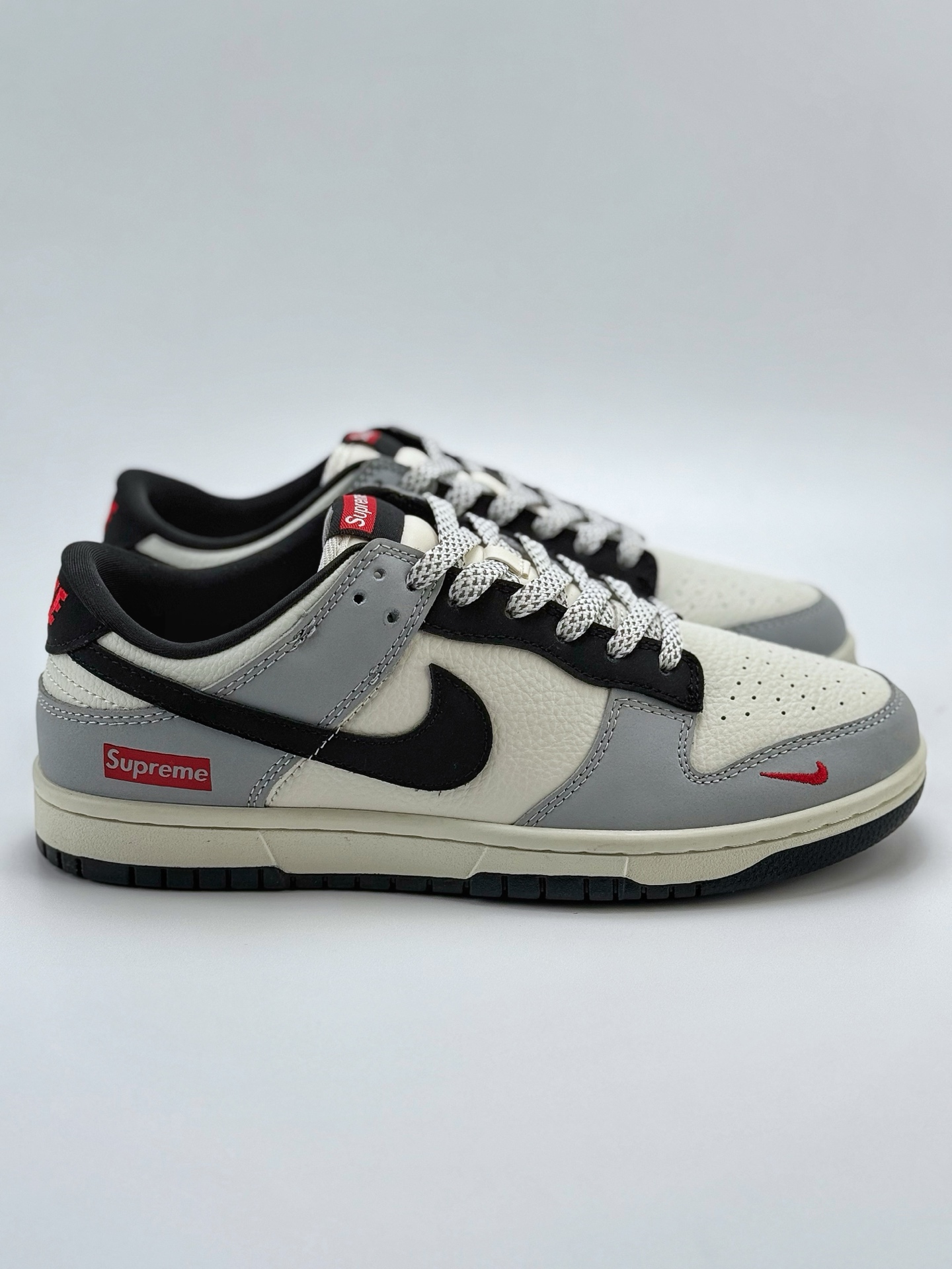 240 Nike SB Dunk Low x Supreme 白灰黑小钩满天星  XY2026-152
