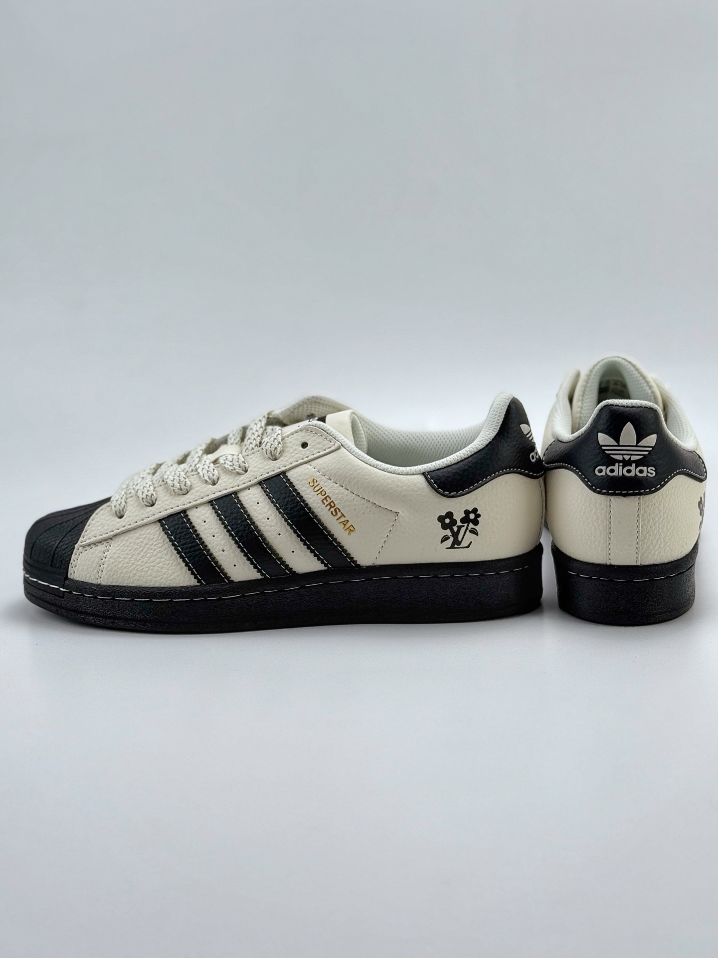 220 AD Originals Superstar x Louis Vuitton 白黑满天星  HD2203