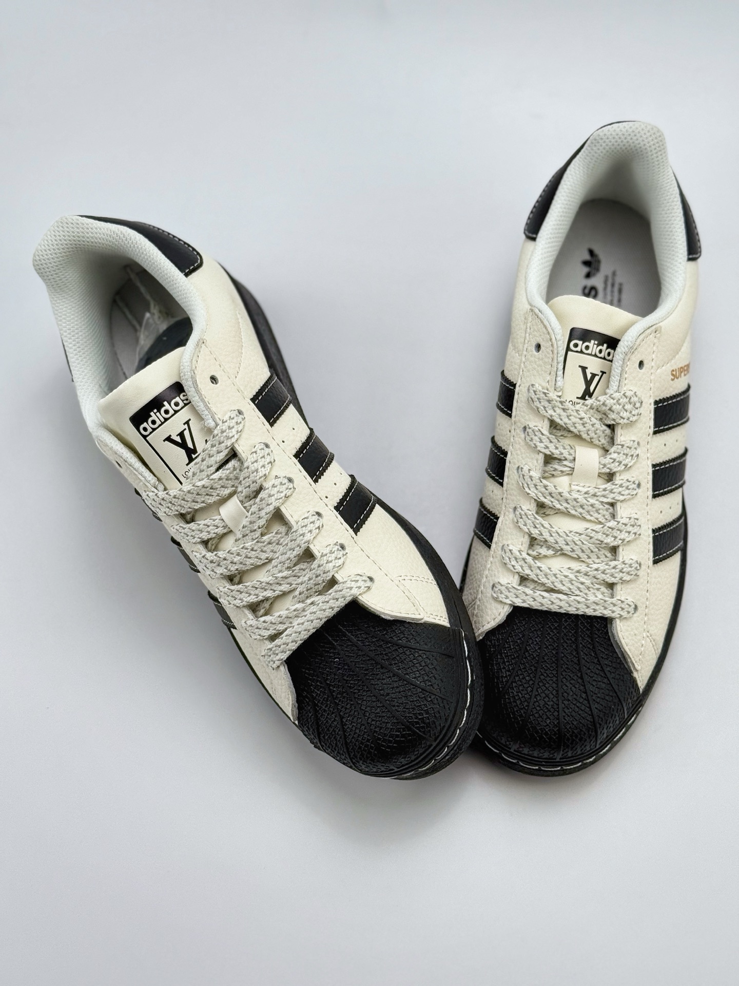 220 AD Originals Superstar x Louis Vuitton 白黑满天星  HD2203