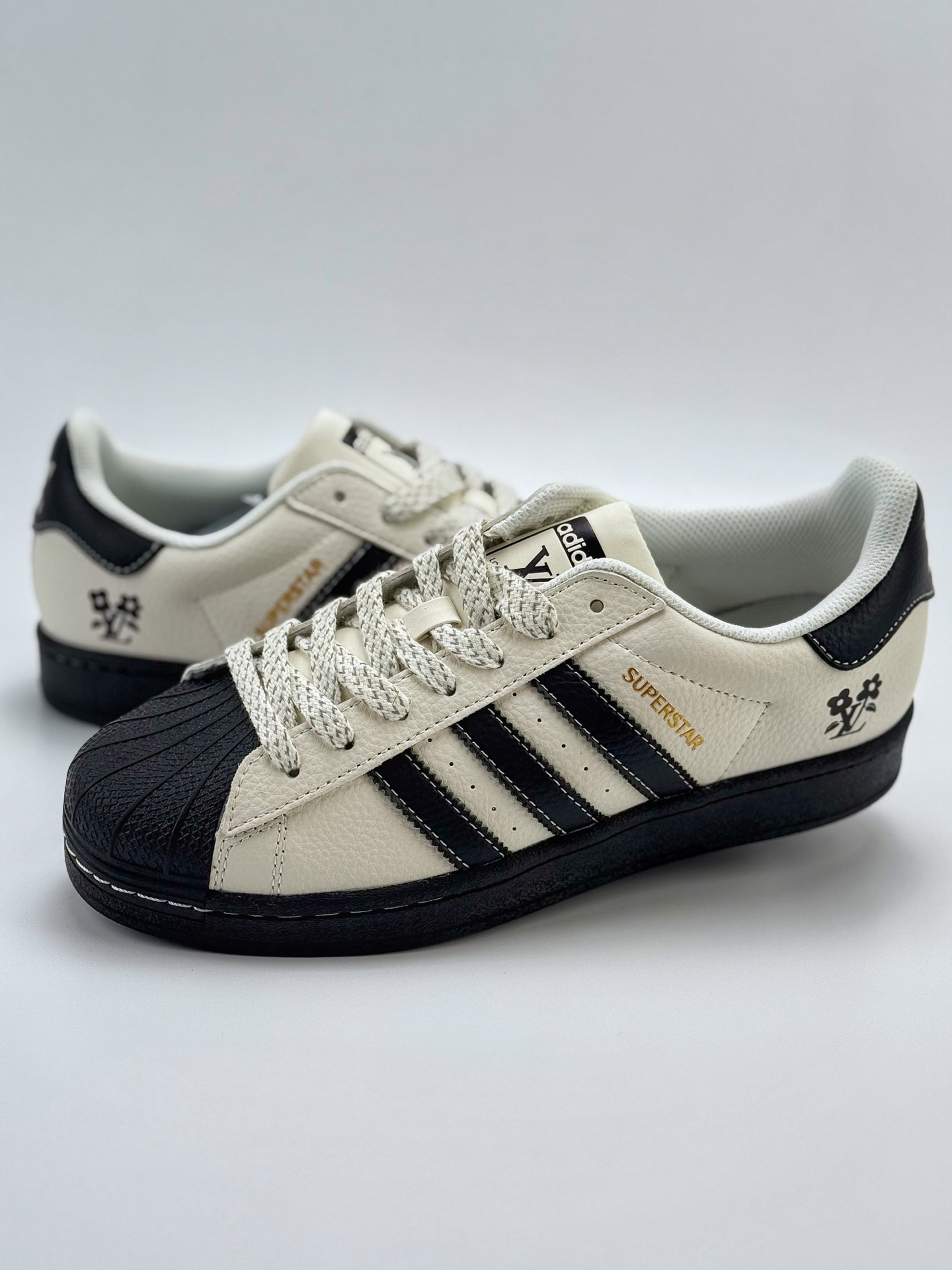 220 AD Originals Superstar x Louis Vuitton 白黑满天星  HD2203
