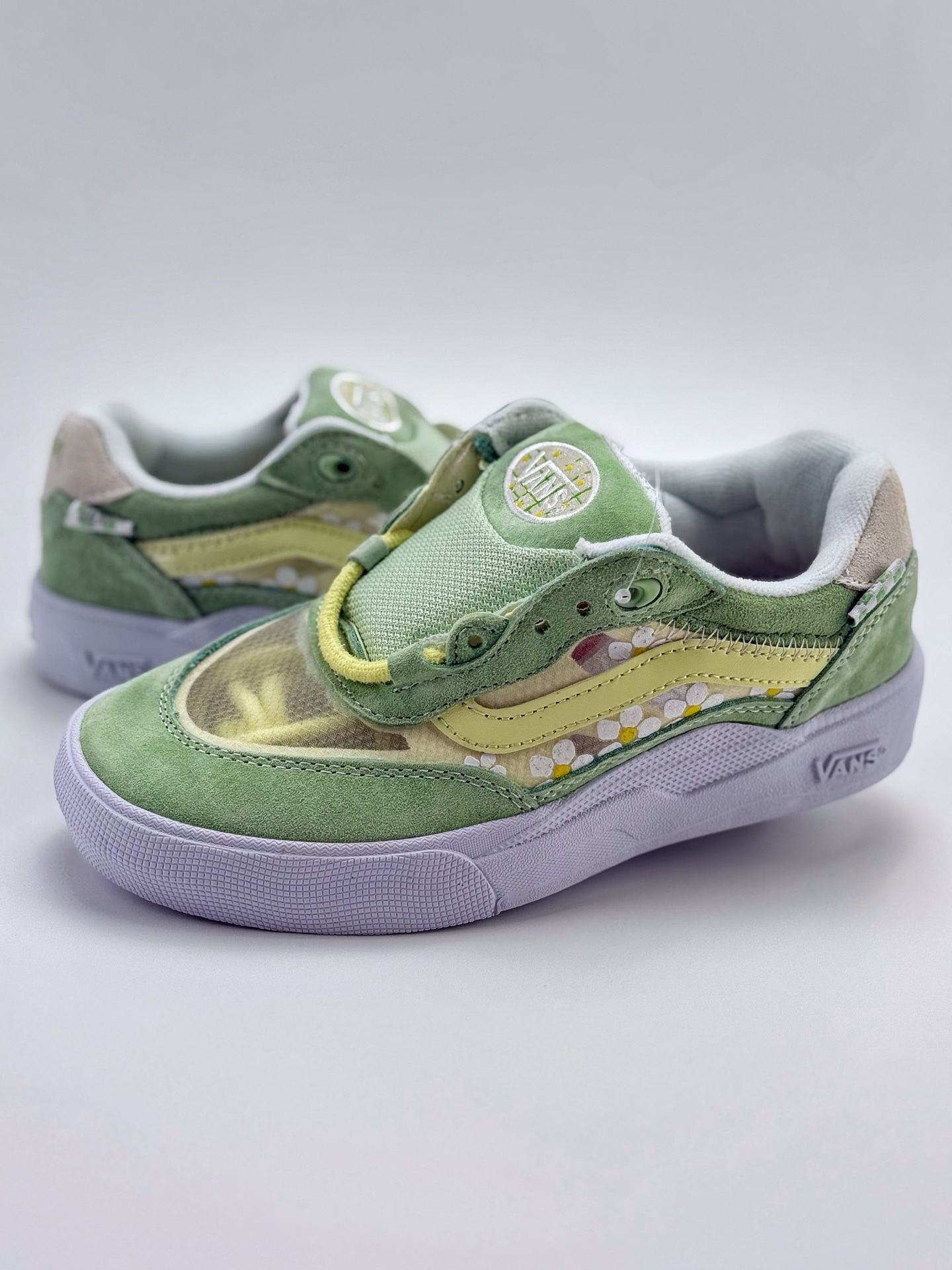 150 Vans Wayvee 浅绿小花 充满着活力与希望的配色  VN0A5JIA9DF 浅绿色