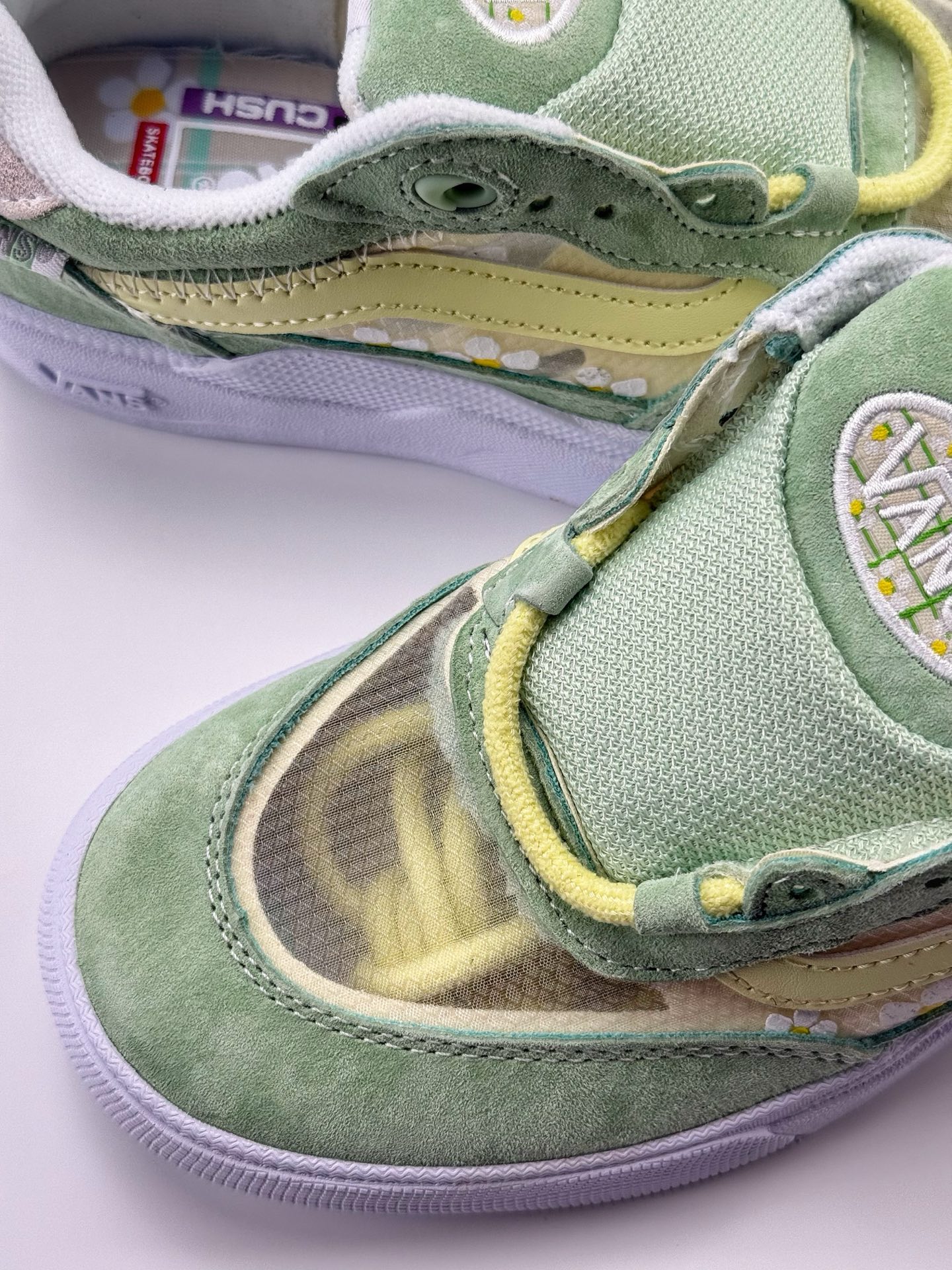150 Vans Wayvee 浅绿小花 充满着活力与希望的配色  VN0A5JIA9DF 浅绿色