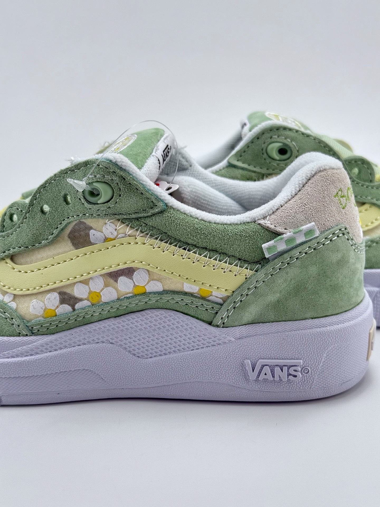 150 Vans Wayvee 浅绿小花 充满着活力与希望的配色  VN0A5JIA9DF 浅绿色