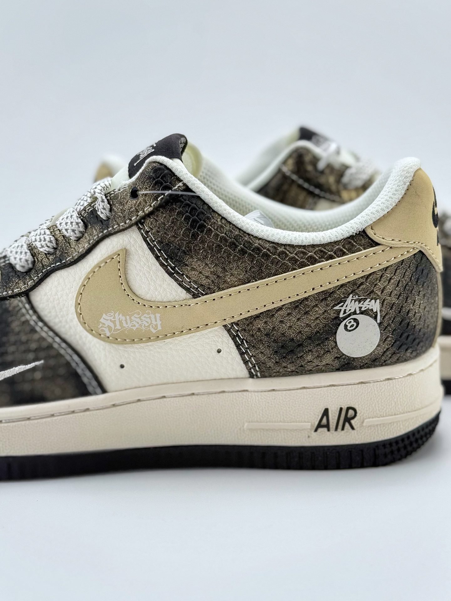 Nike Air Force 1 Low 07 x Stussy 白金蟒纹小钩满天星 XS1958-556