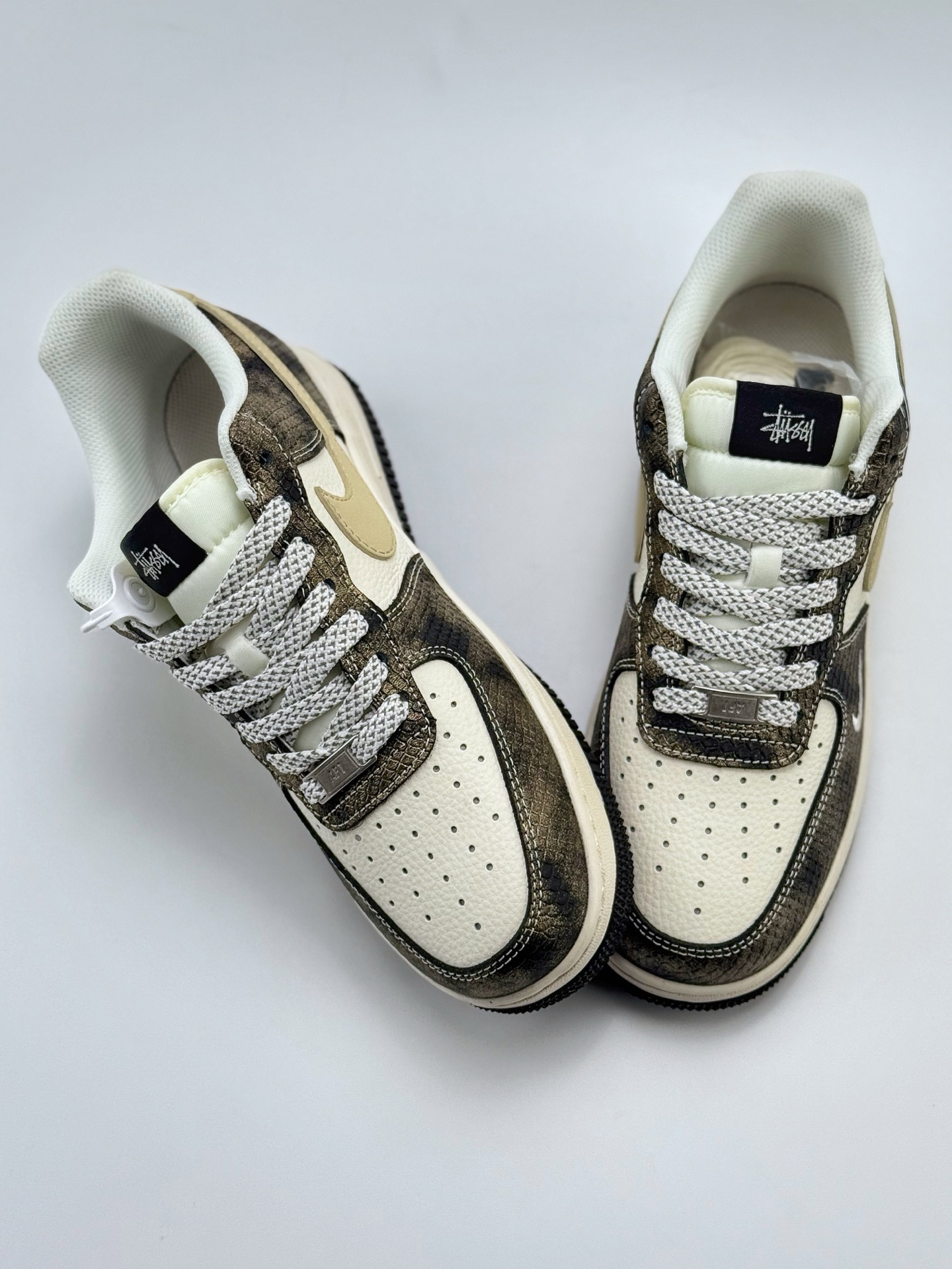 Nike Air Force 1 Low 07 x Stussy 白金蟒纹小钩满天星 XS1958-556