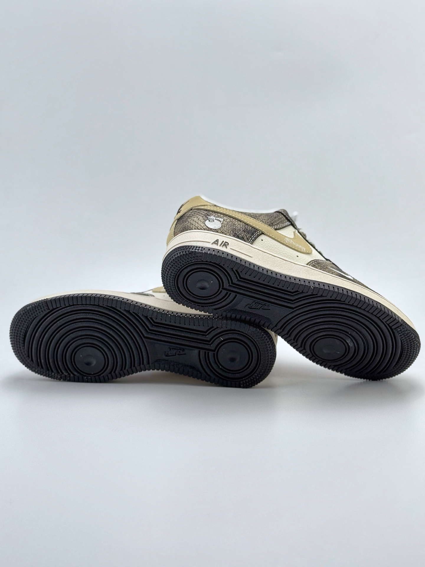 Nike Air Force 1 Low 07 x Stussy 白金蟒纹小钩满天星 XS1958-556