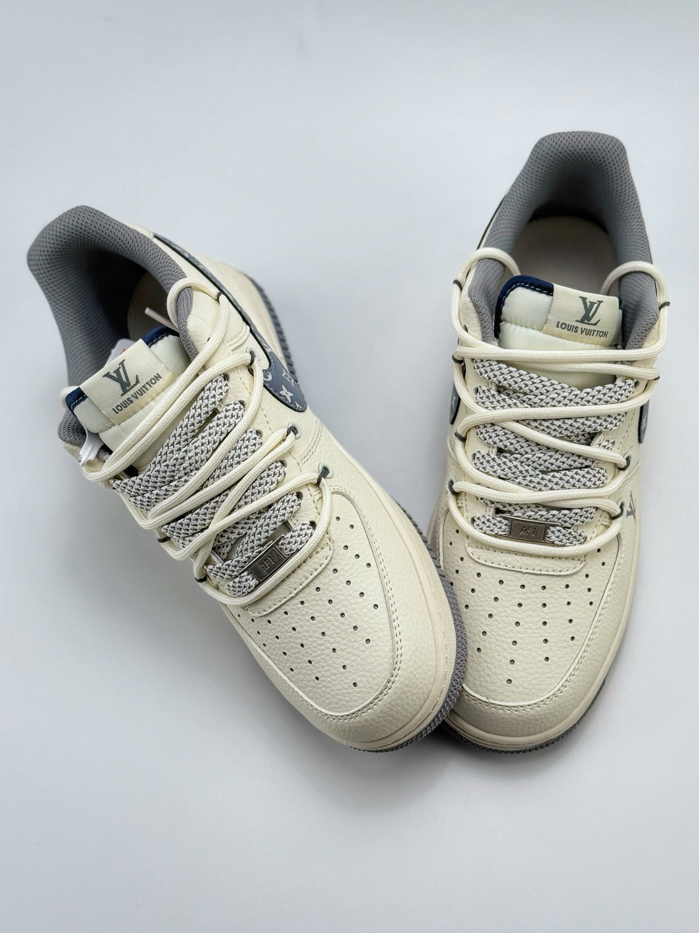 Nike Air Force 1 Low 07 x Louis Vuitton 白灰绑带满天星 DM6868-065