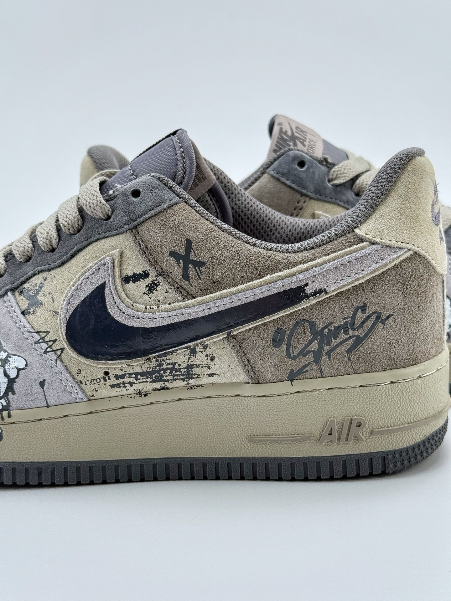 Nike Air Force 1 Low 07 米灰涂鸦 YD2425-660