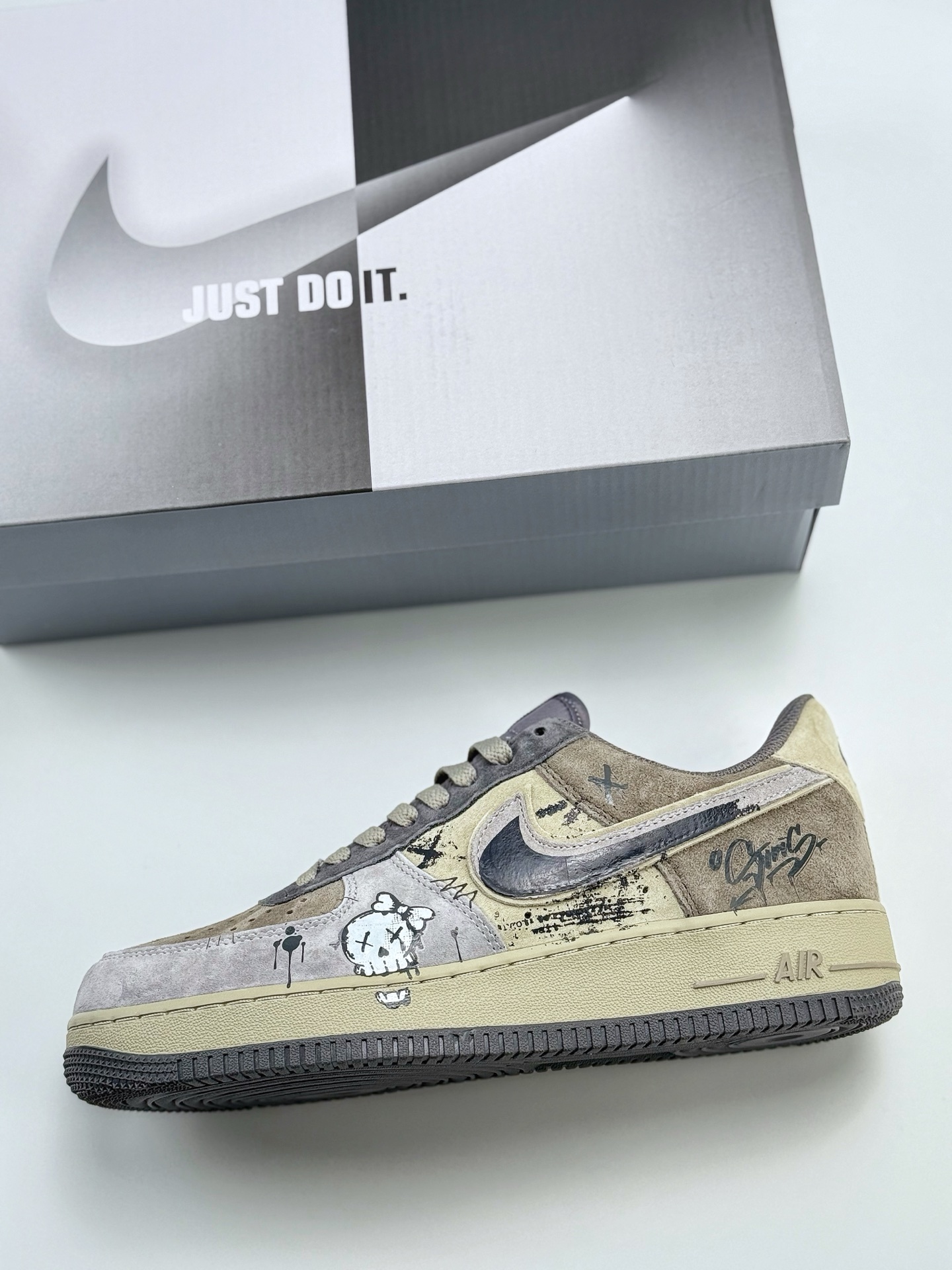 Nike Air Force 1 Low 07 米灰涂鸦 YD2425-660