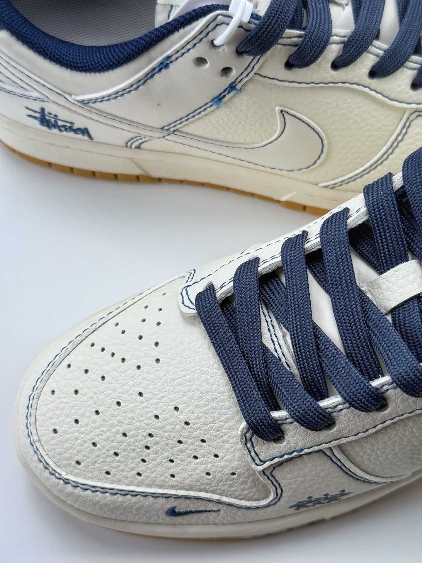 Nike SB Dunk Low x Stussy 白蓝小钩 JJ2508-559