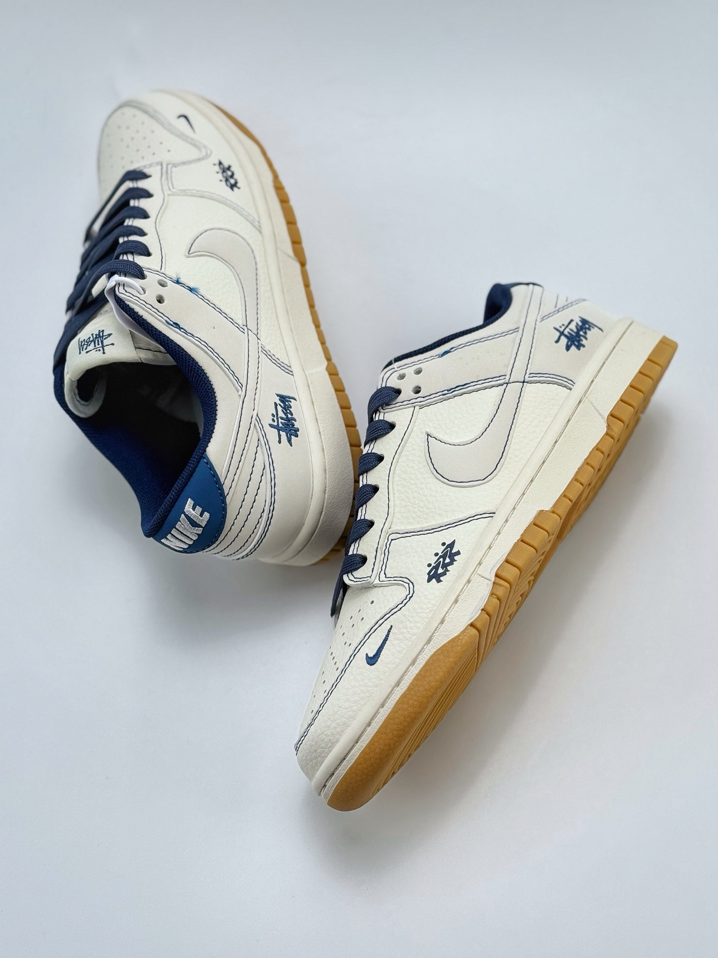 Nike SB Dunk Low x Stussy 白蓝小钩 JJ2508-559