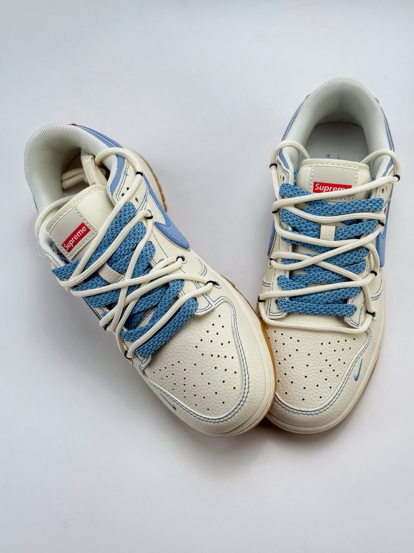 Nike SB Dunk Low x Supreme 白蓝红三小钩绑带满天星 FC1688-216