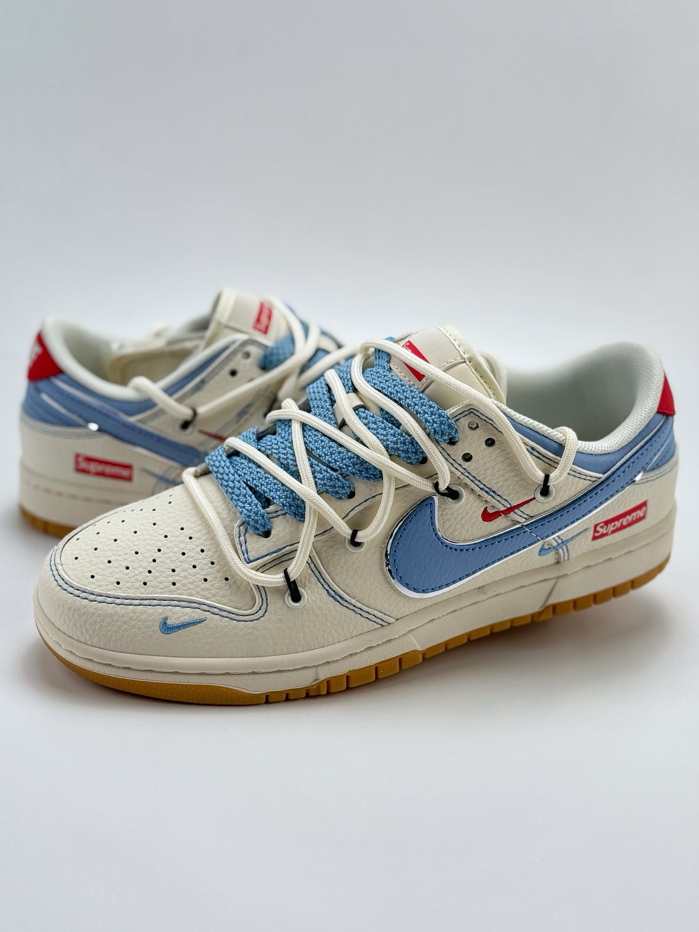 Nike SB Dunk Low x Supreme 白蓝红三小钩绑带满天星 FC1688-216