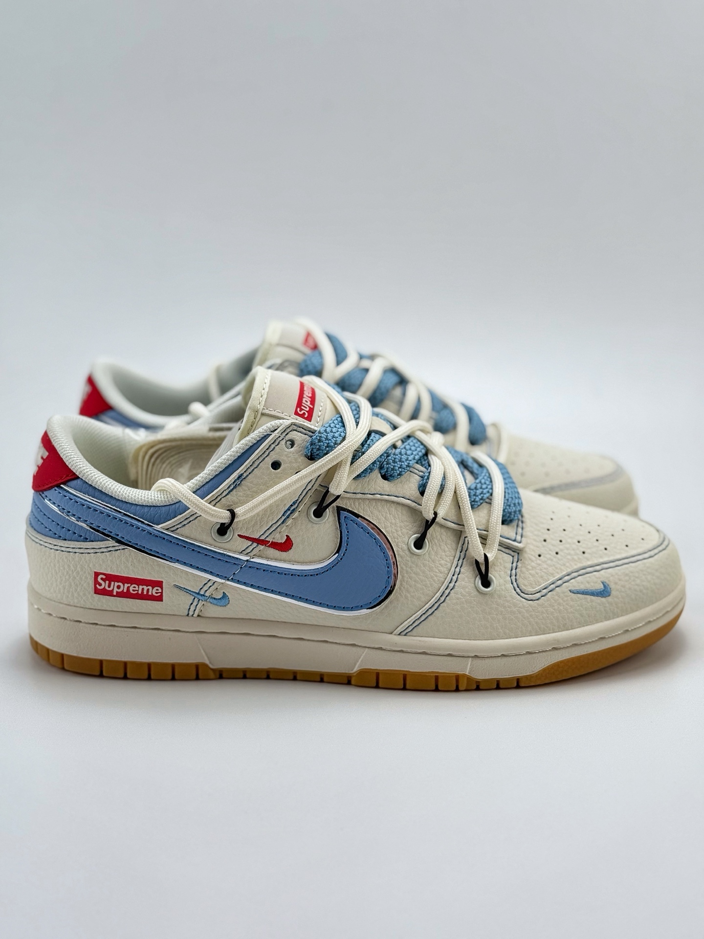 Nike SB Dunk Low x Supreme 白蓝红三小钩绑带满天星 FC1688-216