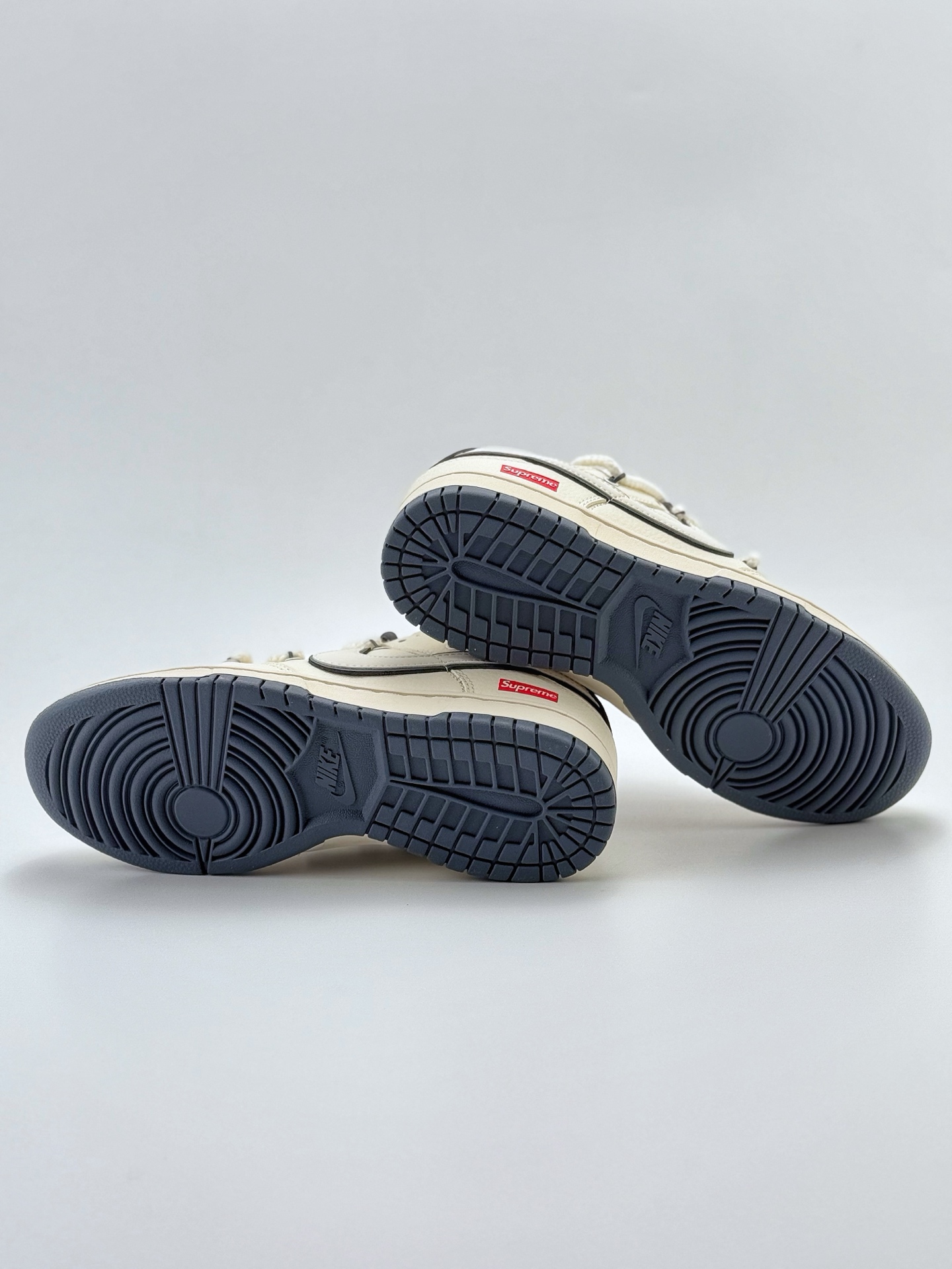 Nike SB Dunk Low x Supreme 白黑小钩麻绳绑带 YX5066-258