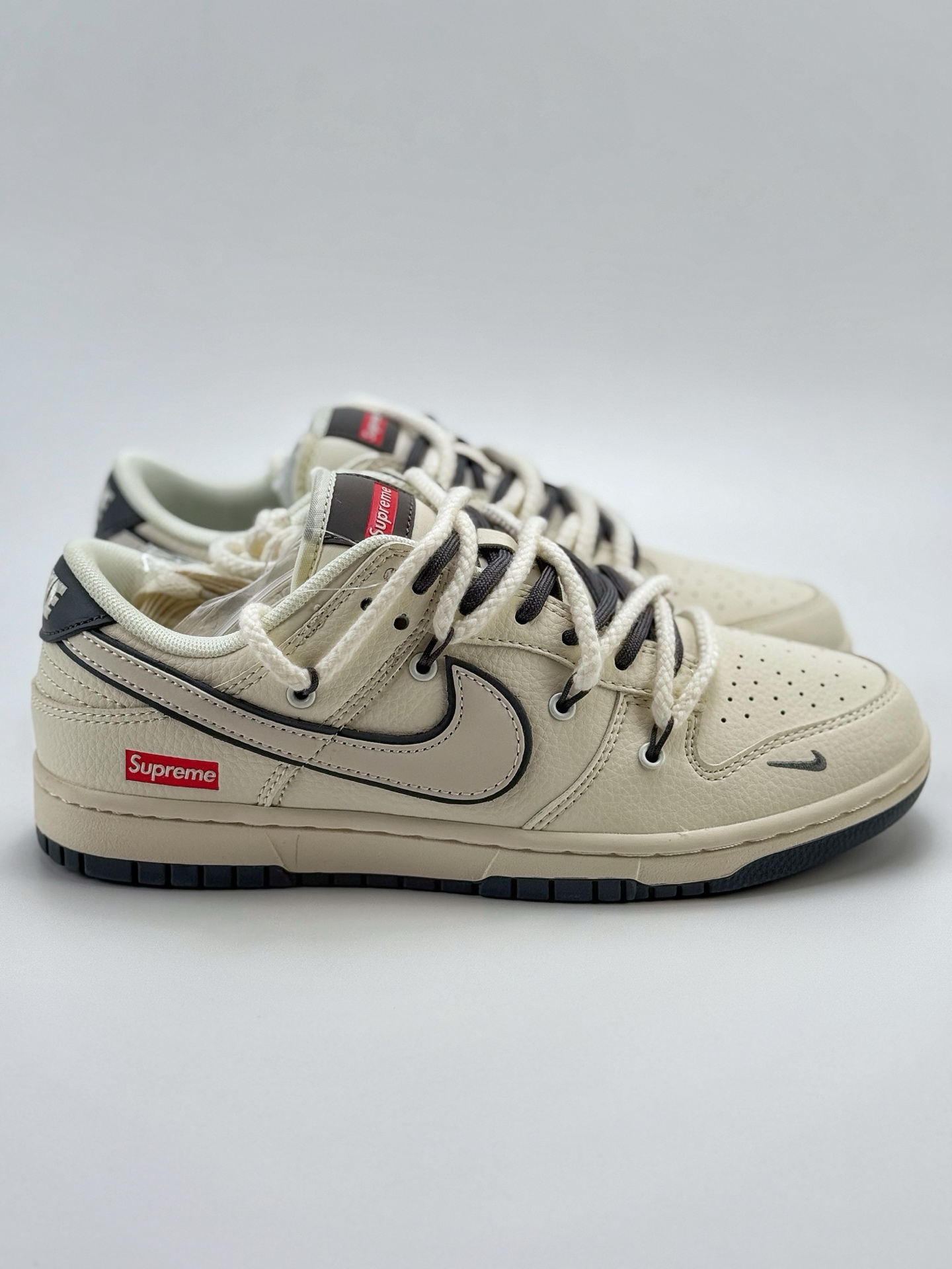 Nike SB Dunk Low x Supreme 白黑小钩麻绳绑带 YX5066-258