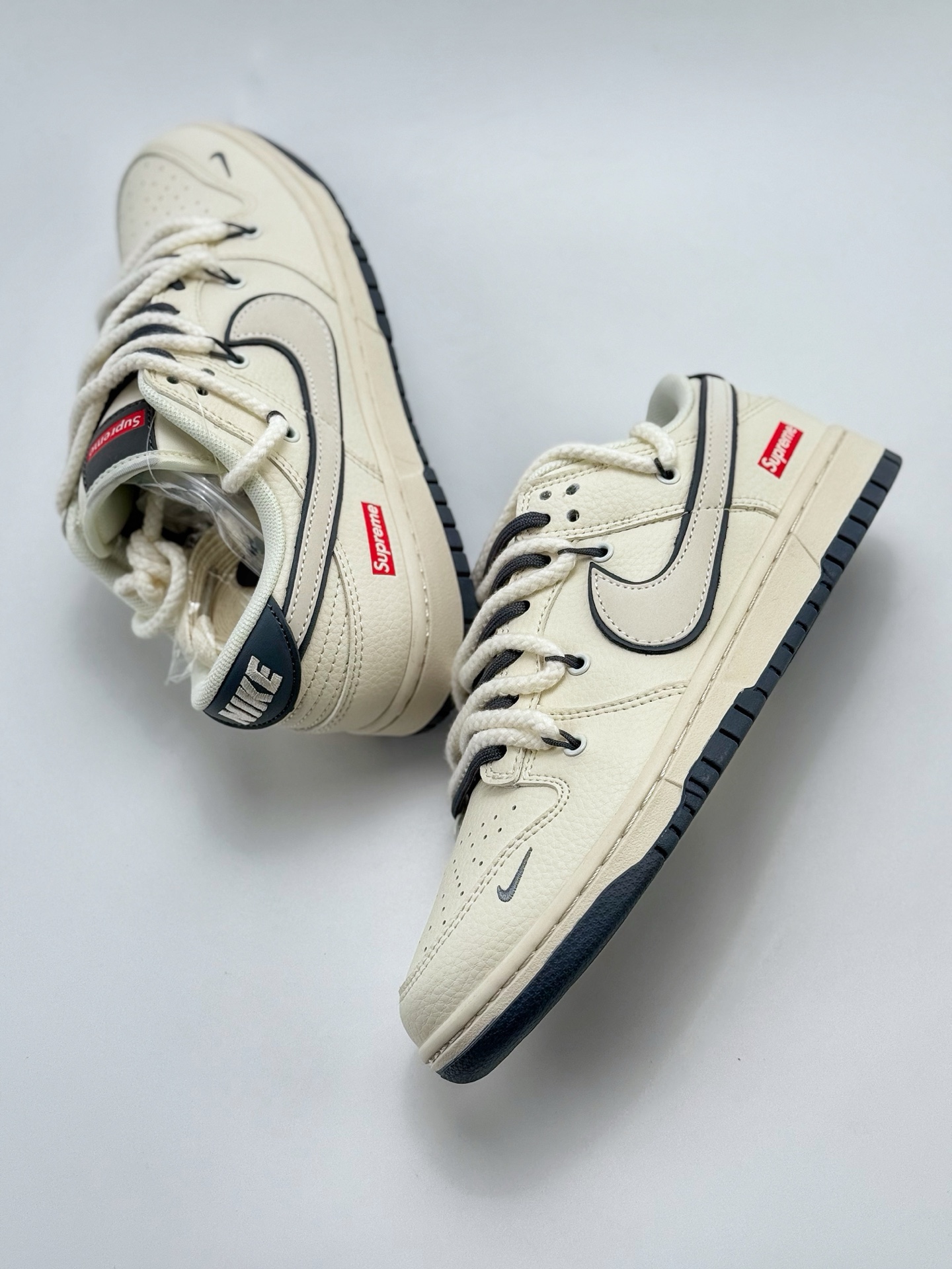 Nike SB Dunk Low x Supreme 白黑小钩麻绳绑带 YX5066-258