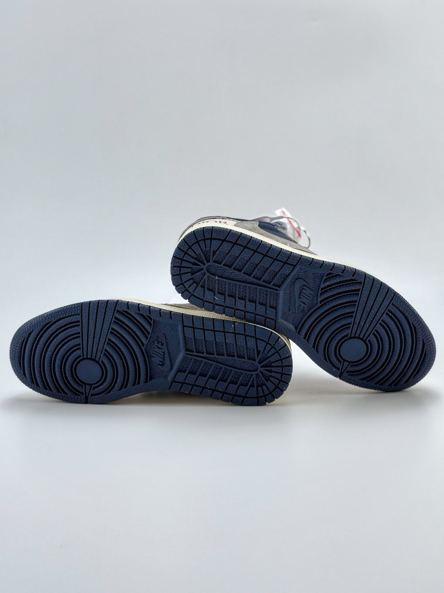 280 Travis Scott x Nike Air Jordan 1 Low x DIOR Air Jordan 1 Low 反转白蓝小钩倒钩  XS2024-012