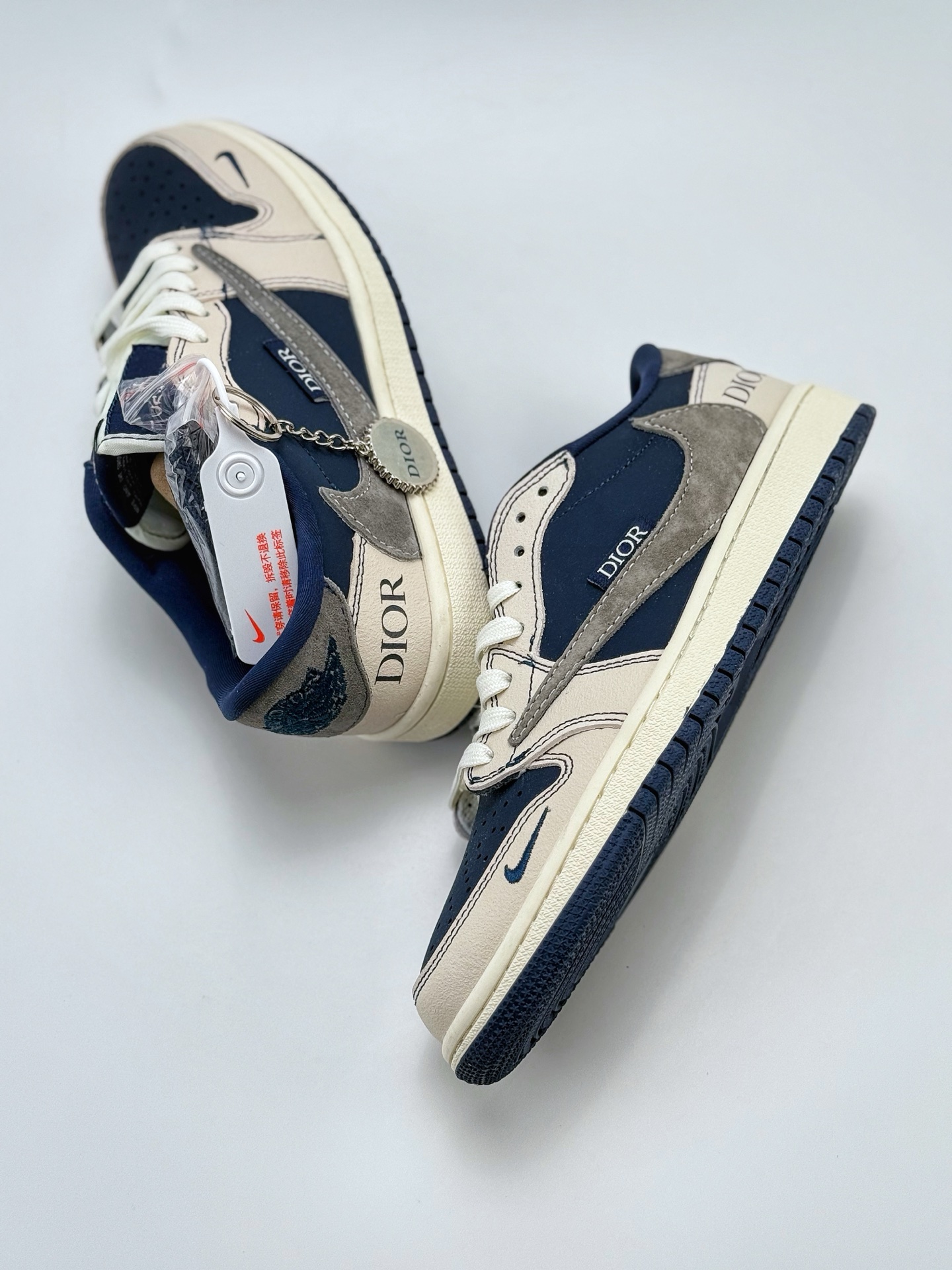 280 Travis Scott x Nike Air Jordan 1 Low x DIOR Air Jordan 1 Low 反转白蓝小钩倒钩  XS2024-012