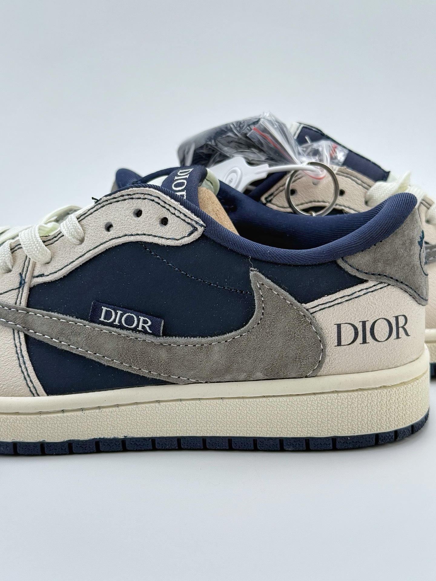 280 Travis Scott x Nike Air Jordan 1 Low x DIOR Air Jordan 1 Low 反转白蓝小钩倒钩  XS2024-012