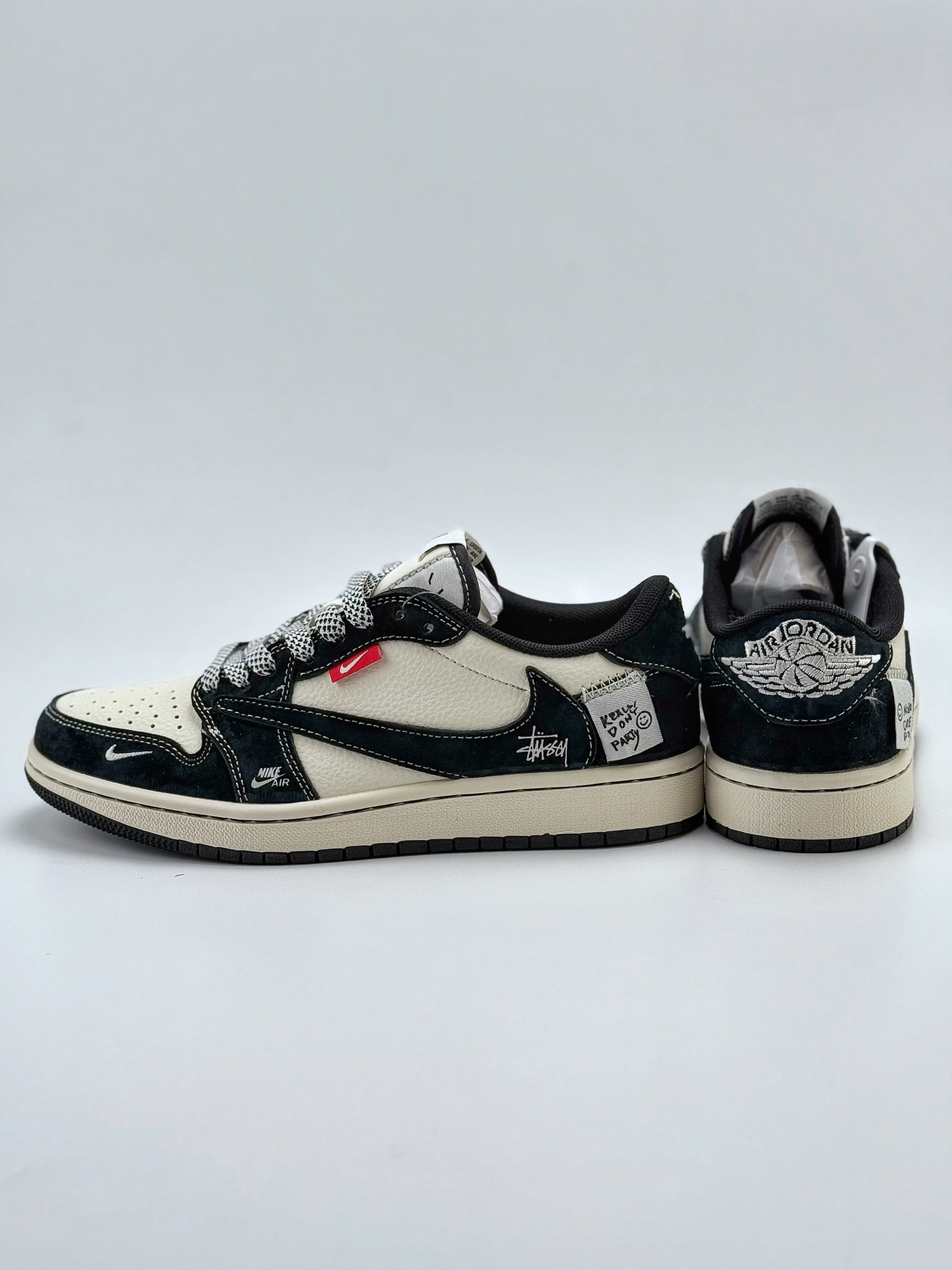 280 Travis Scott x Nike Air Jordan 1 Low x Stussy  Air Jordan 1 Low 反转黑白小钩布贴满天星倒钩  YX5066-299