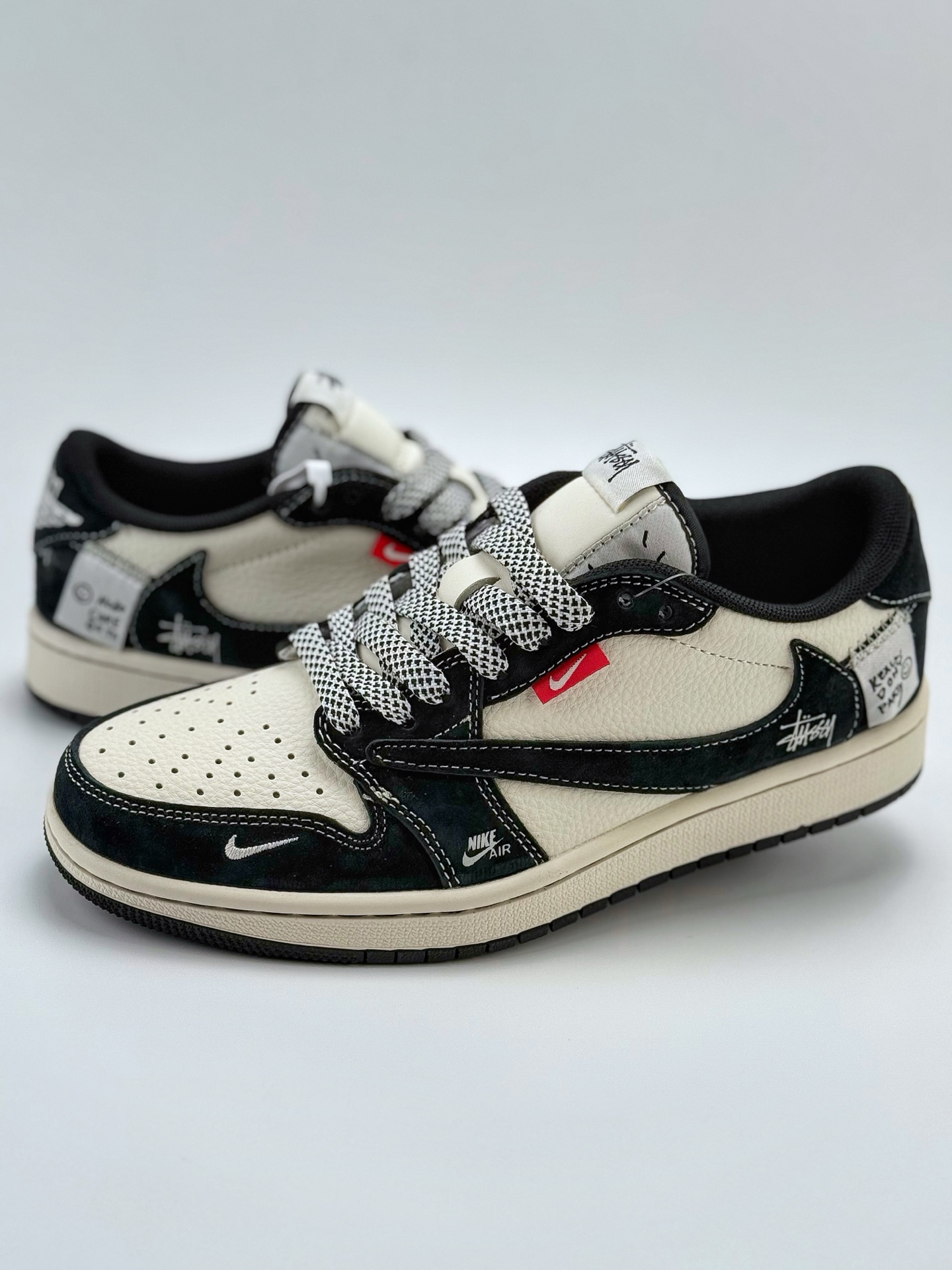 280 Travis Scott x Nike Air Jordan 1 Low x Stussy  Air Jordan 1 Low 反转黑白小钩布贴满天星倒钩  YX5066-299