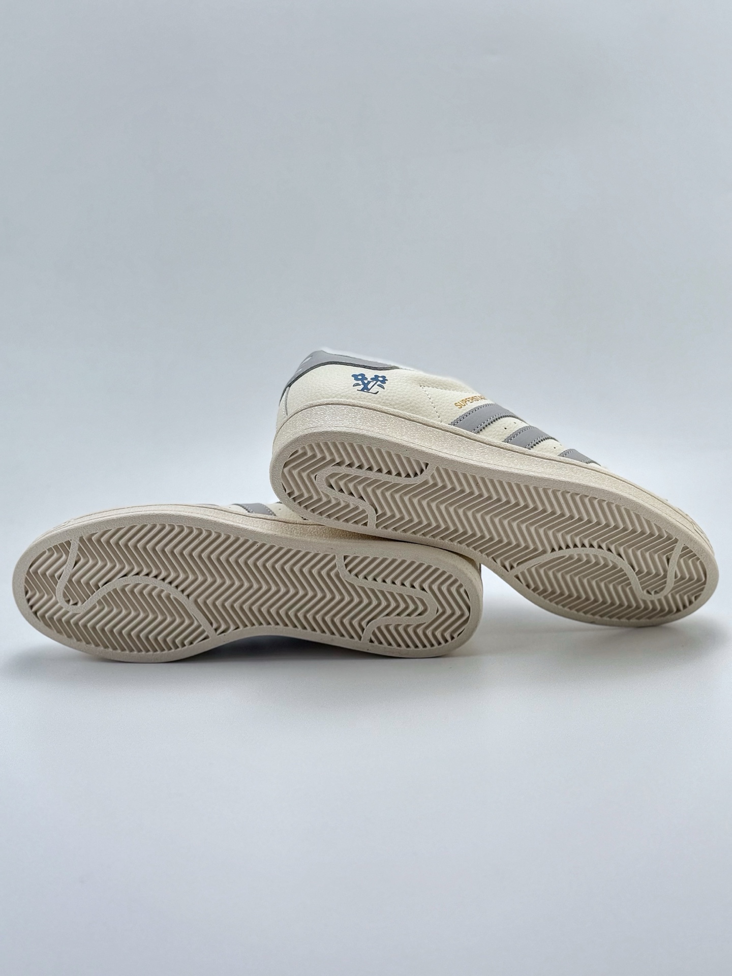 220 AD Originals Superstar x Louis Vuitton 白灰蓝    HD2204