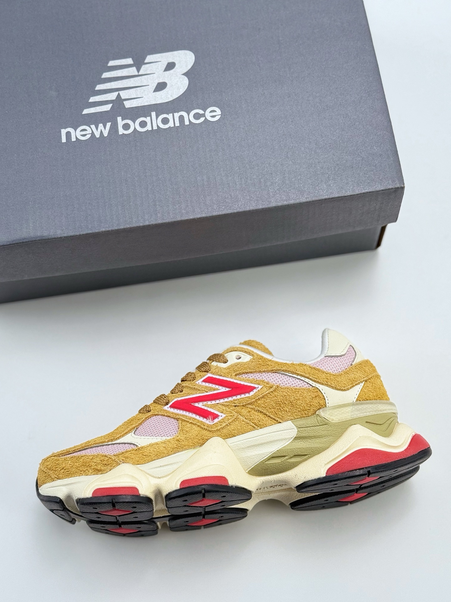 210 Joe Freshgoods x New Balance 版本 NB9060 联名款 复古休闲运动慢跑鞋  U9060GEA